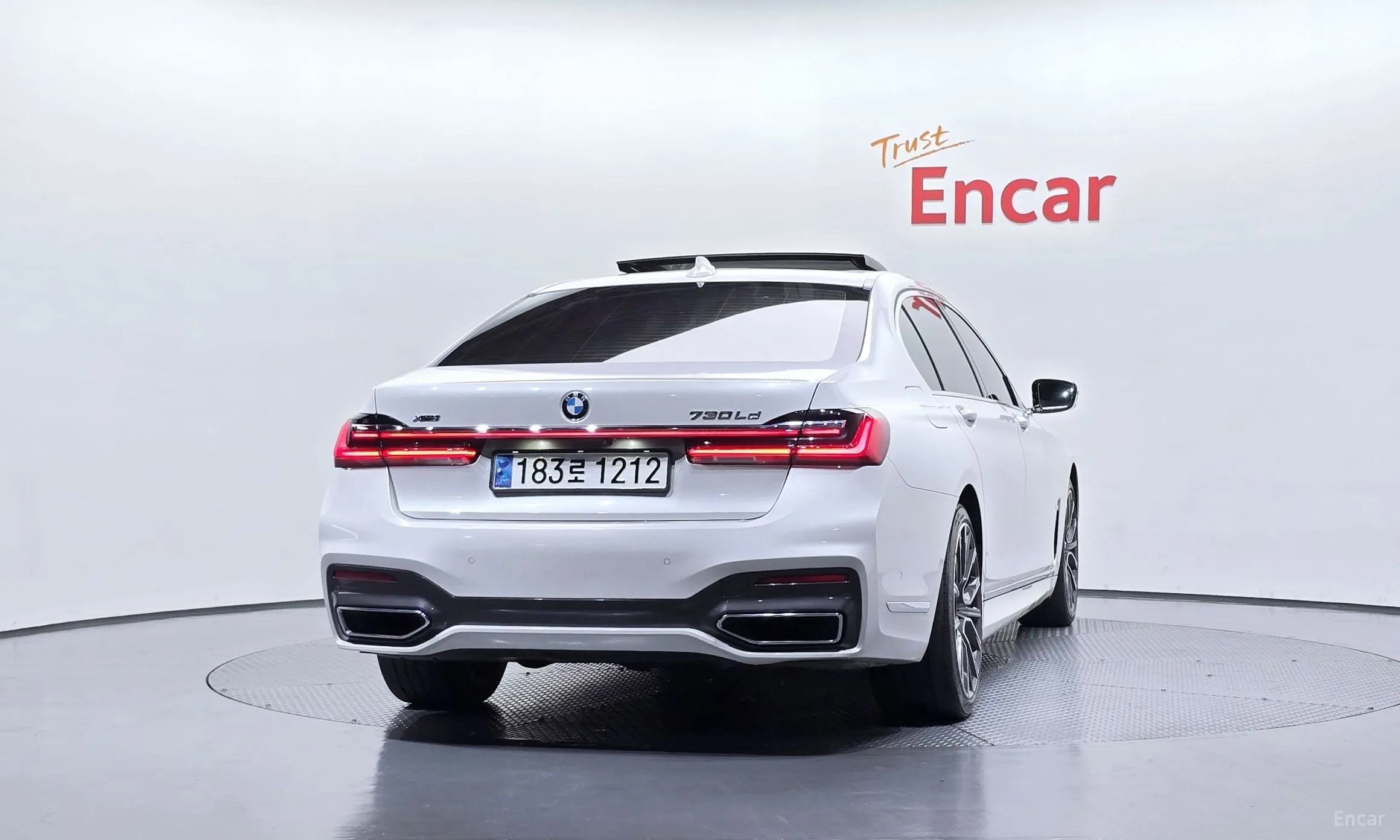 BMW 7 Series (G11) превью 4