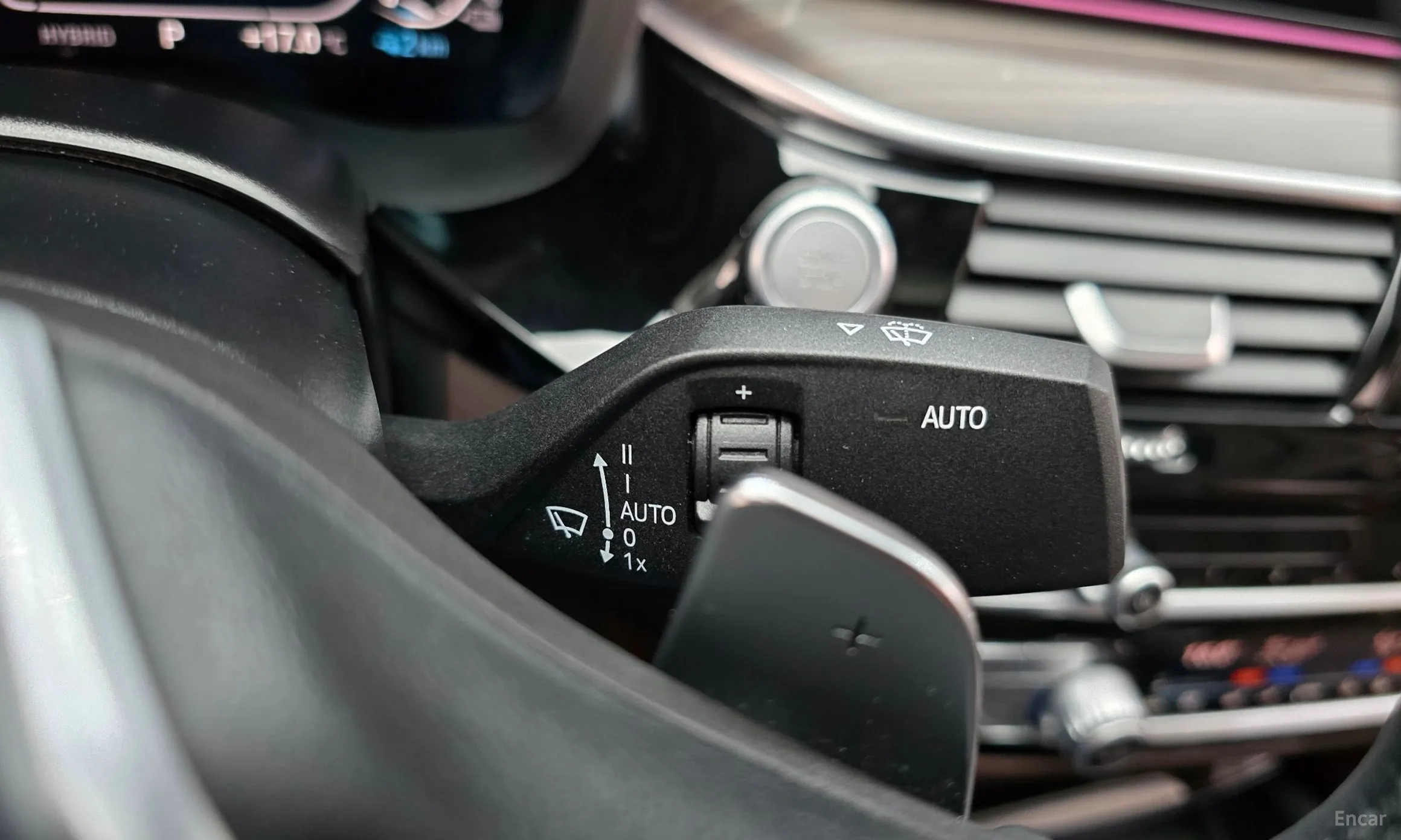 BMW 5 Series (G30) превью 17