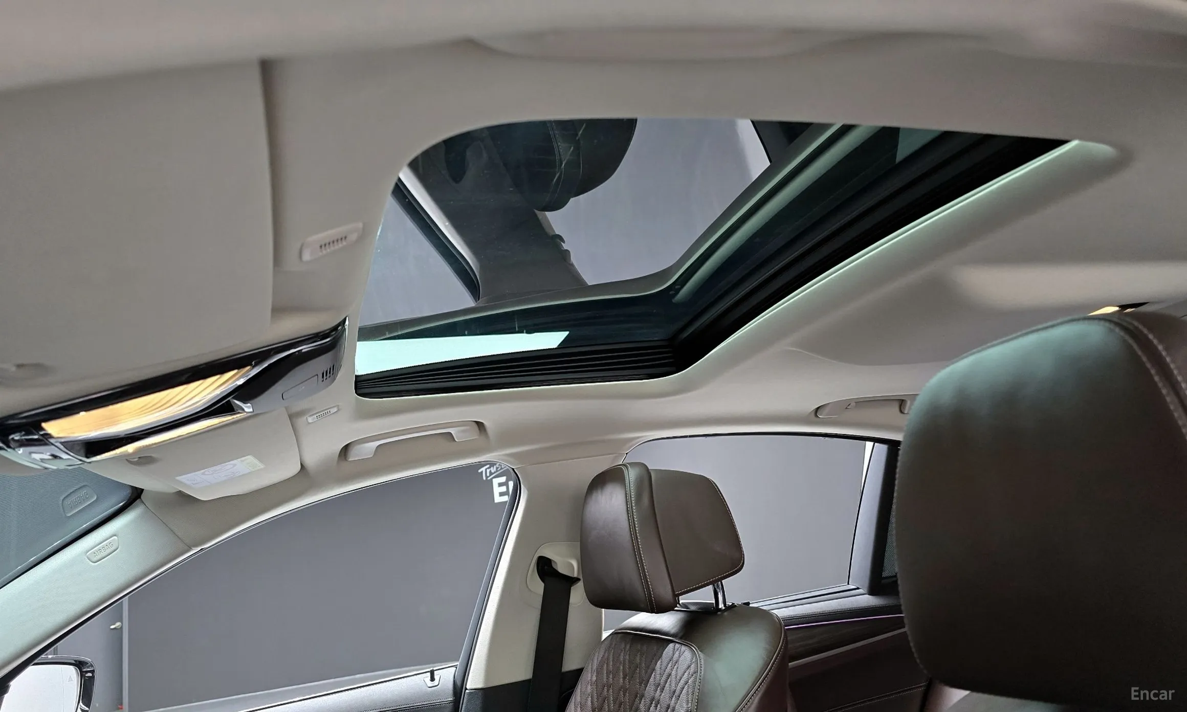 BMW 5 Series (G30) превью 19