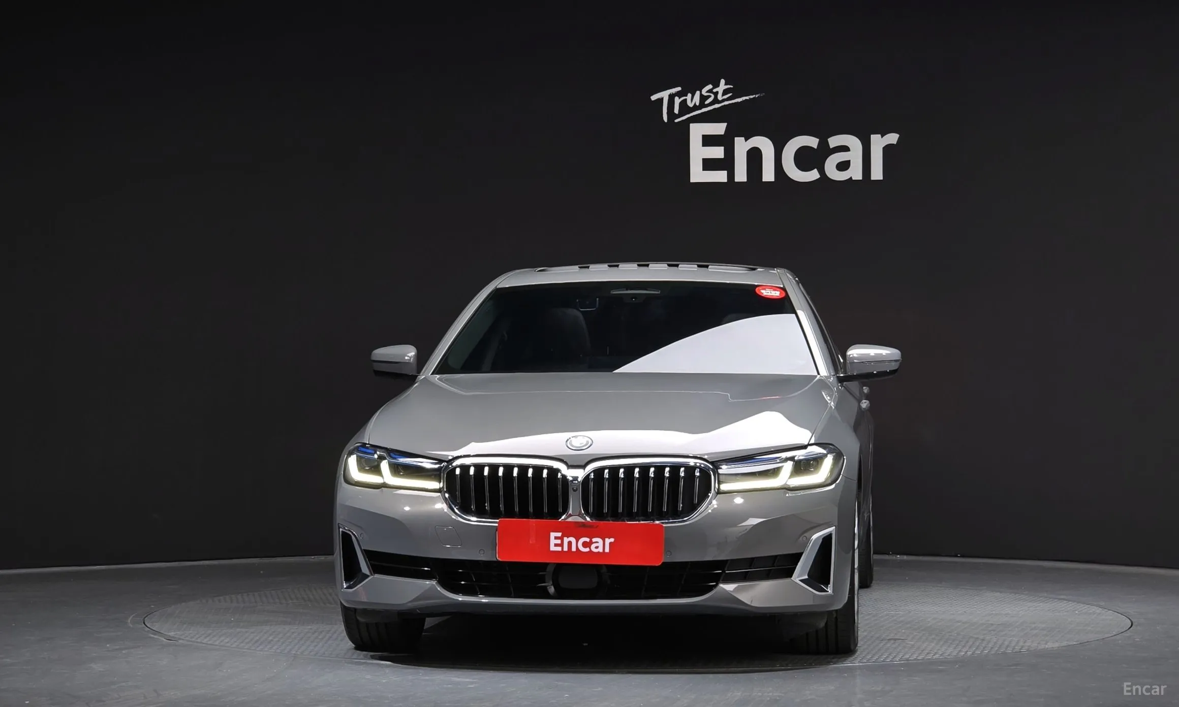 BMW 5 Series (G30) превью 3