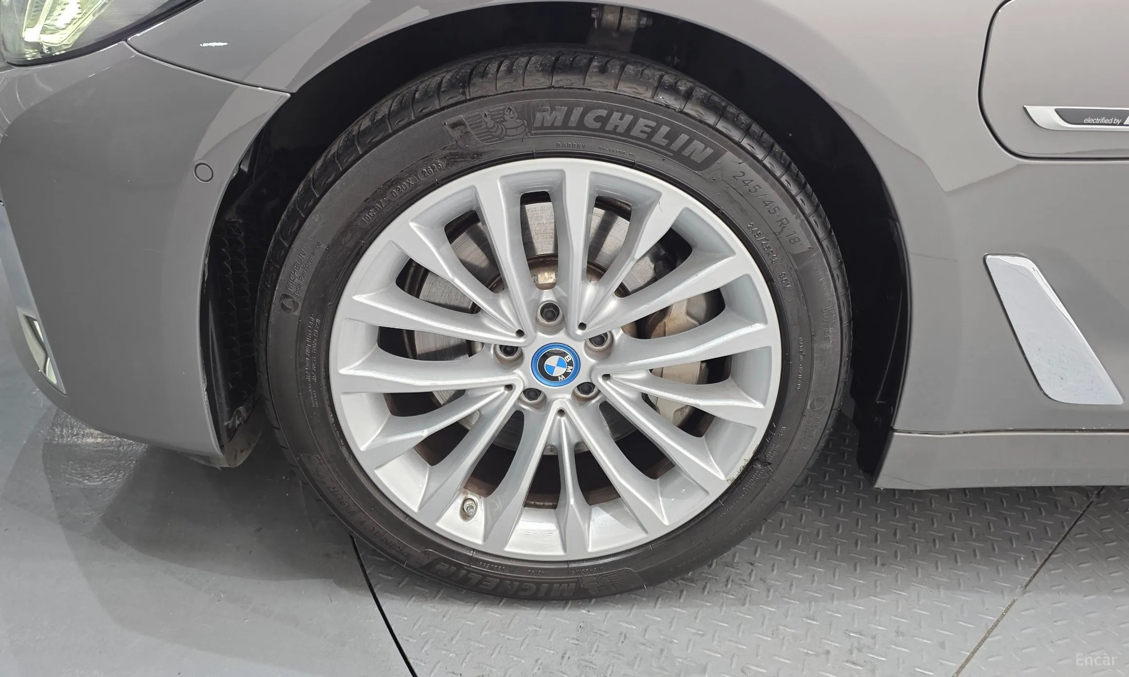 BMW 5 Series (G30) превью 5