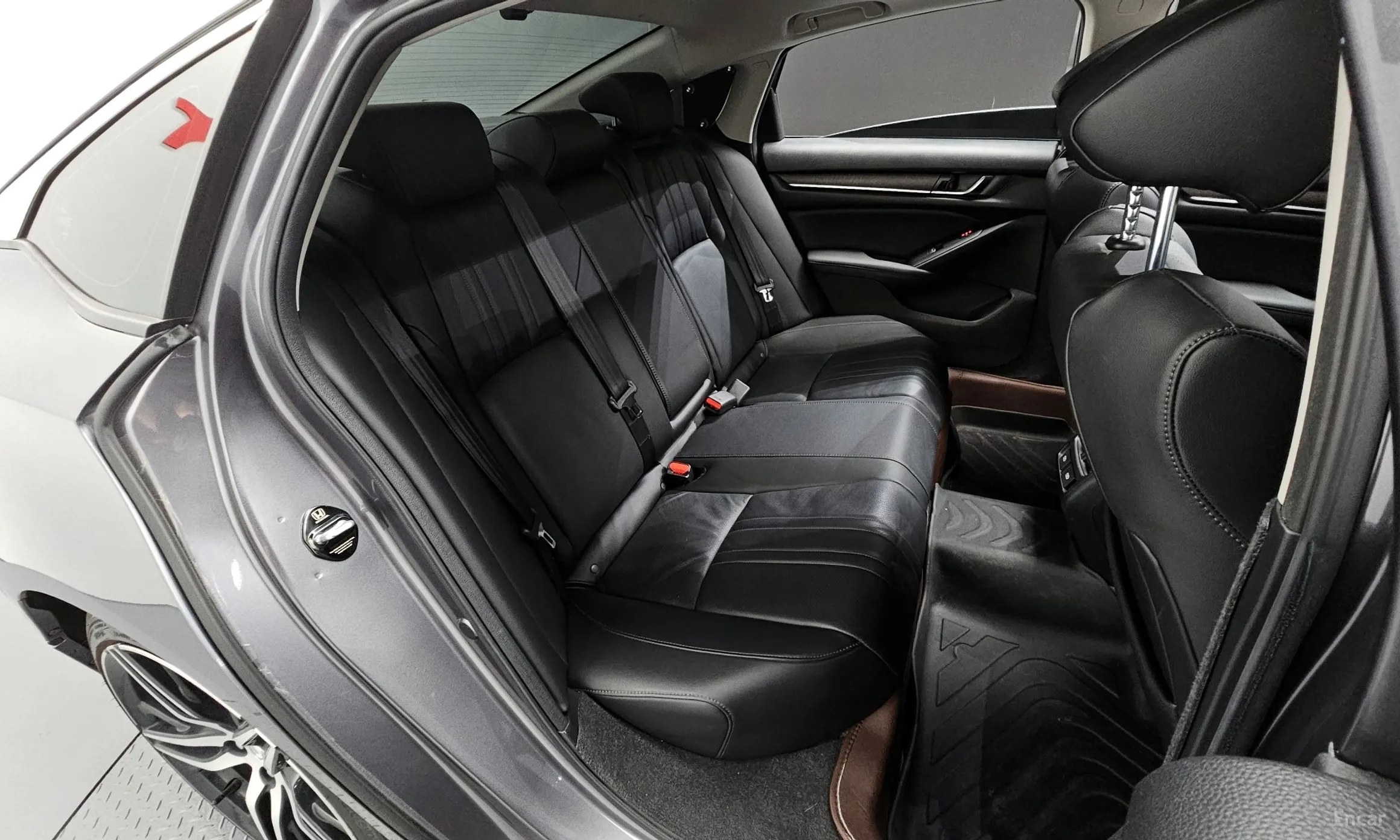 Honda Accord 10th Generation превью 11
