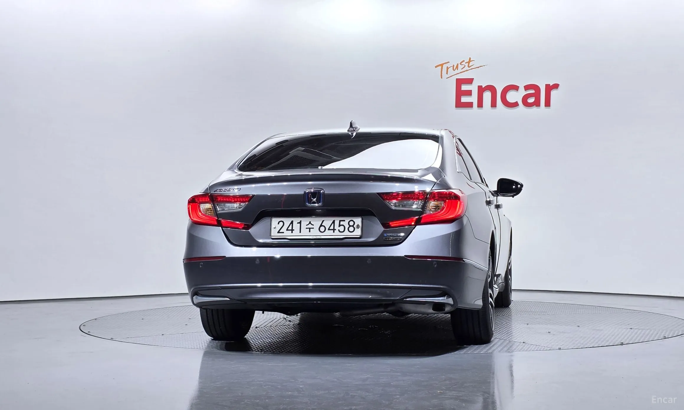 Honda Accord 10th Generation превью 4