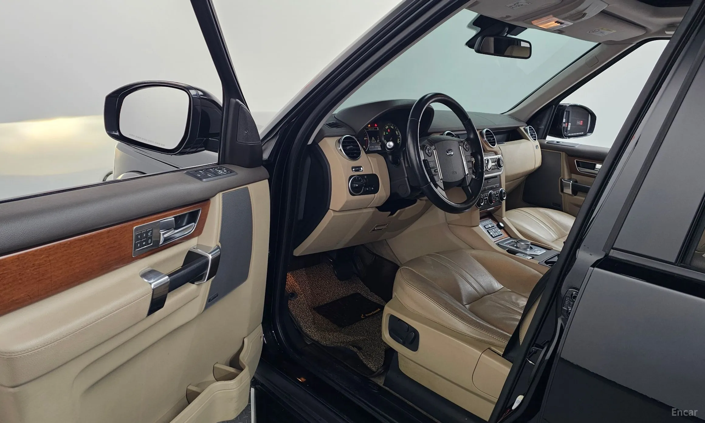 Land Rover Discovery 4 превью 10