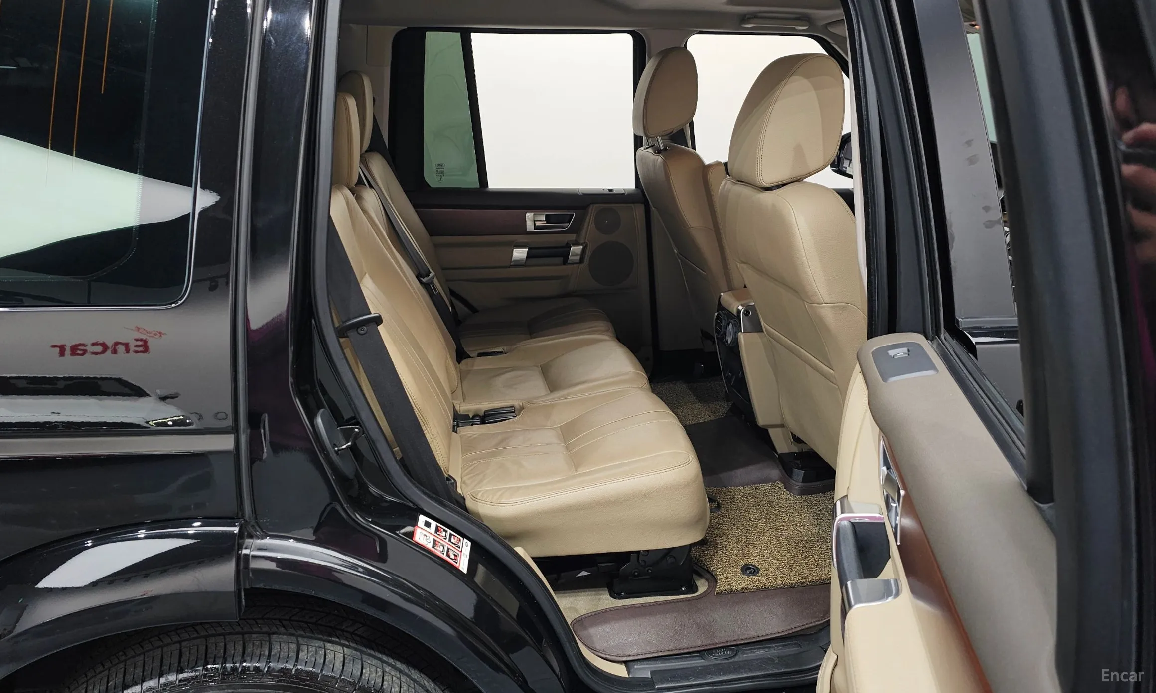 Land Rover Discovery 4 превью 11