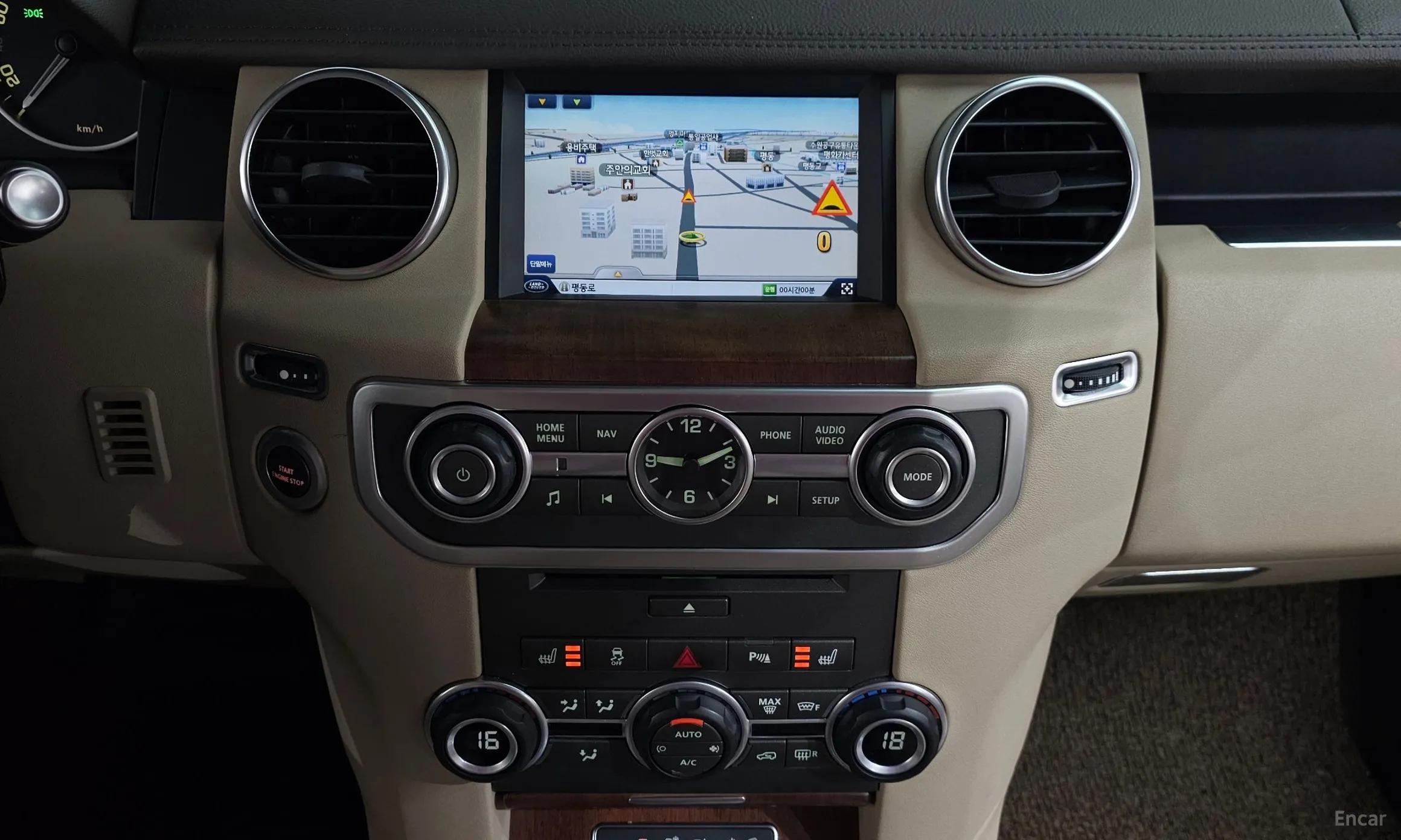 Land Rover Discovery 4 превью 13