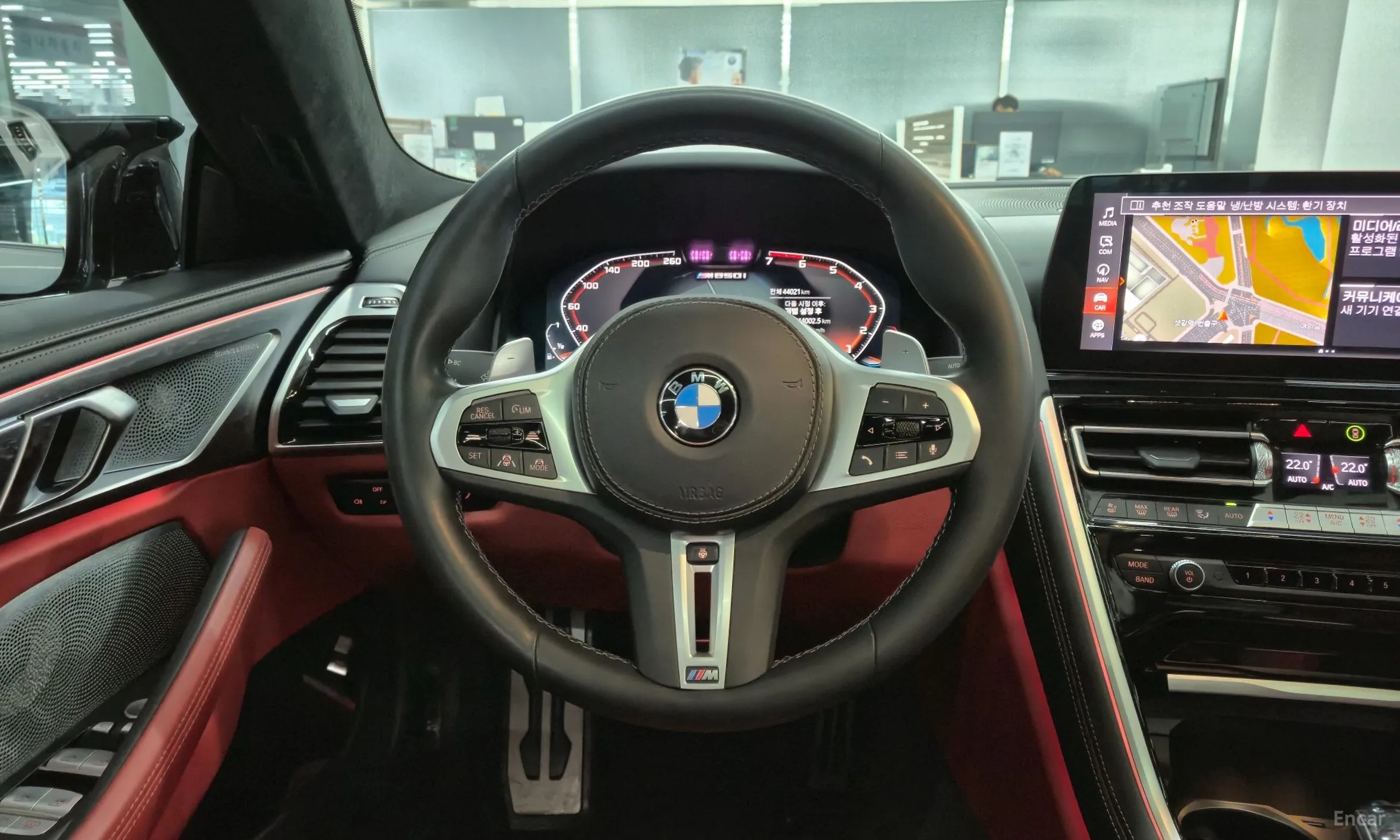 BMW 8-series (G15) превью 14