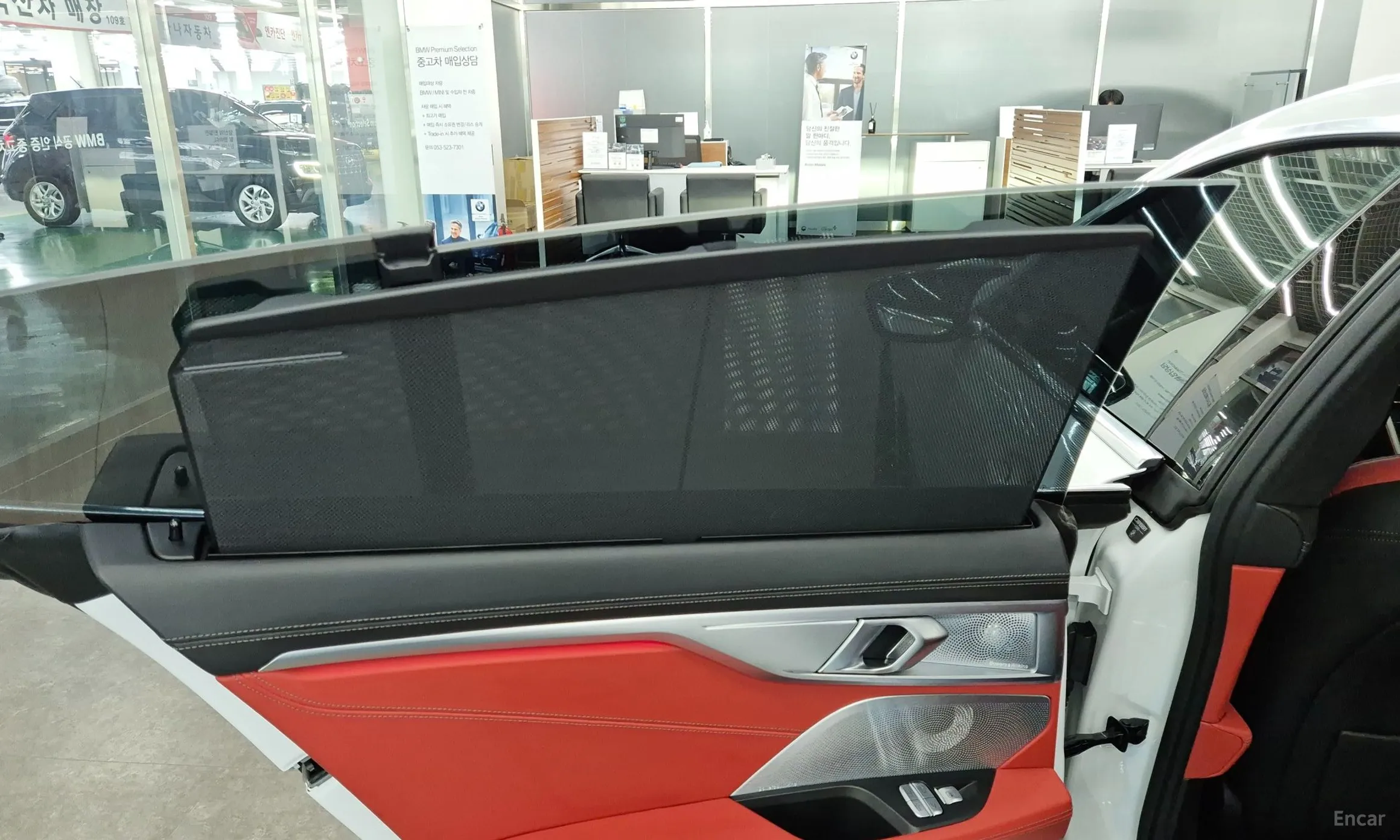 BMW 8-series (G15) превью 15