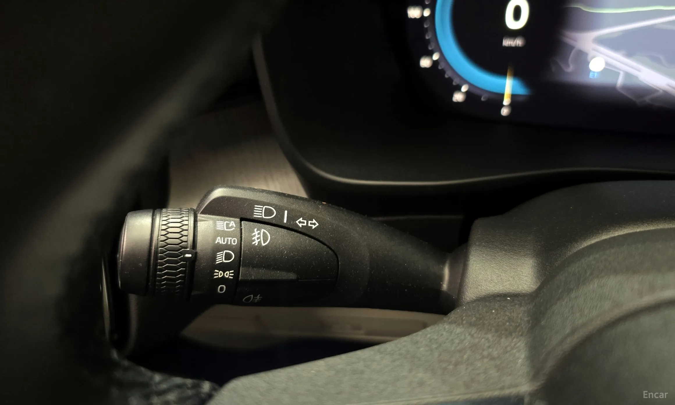 Volvo XC40 превью 18