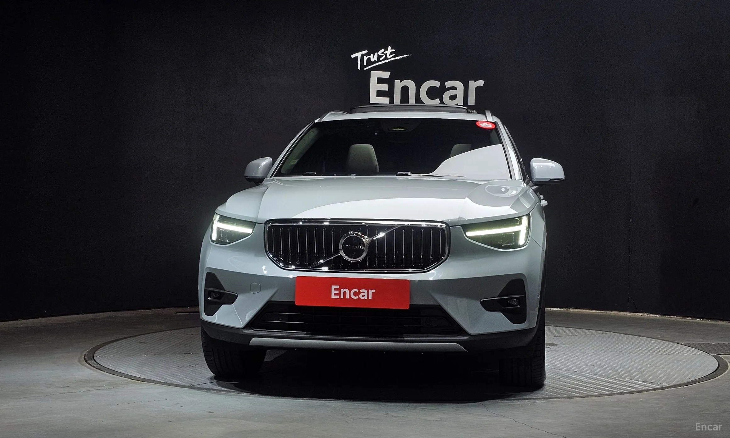 Volvo XC40 превью 3