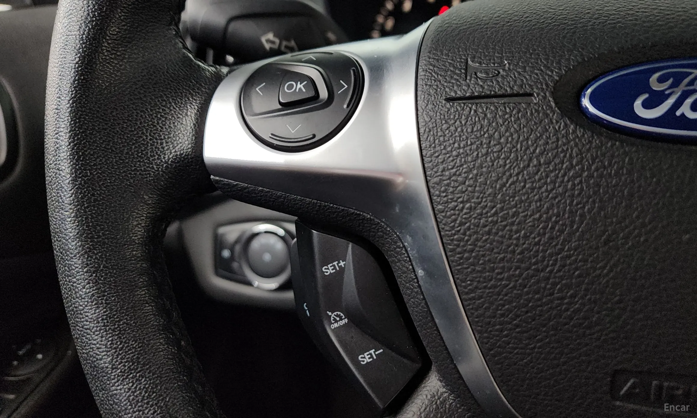Ford Escape превью 15