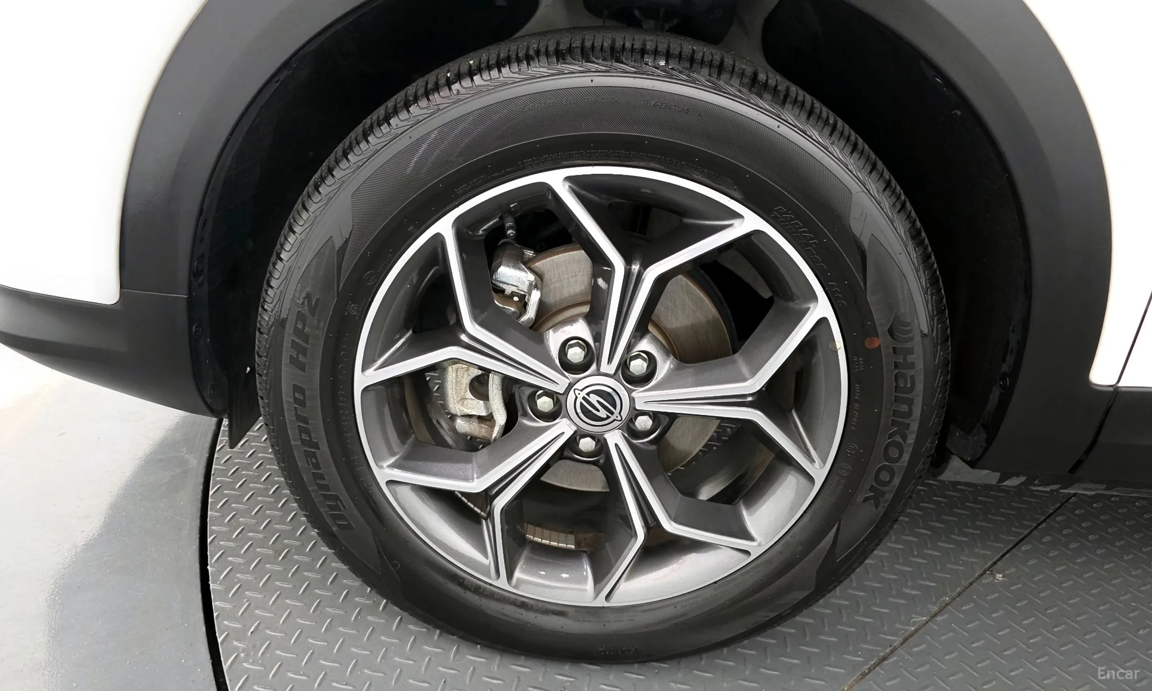 KG Mobility (SsangYong) Beautiful Korando превью 5