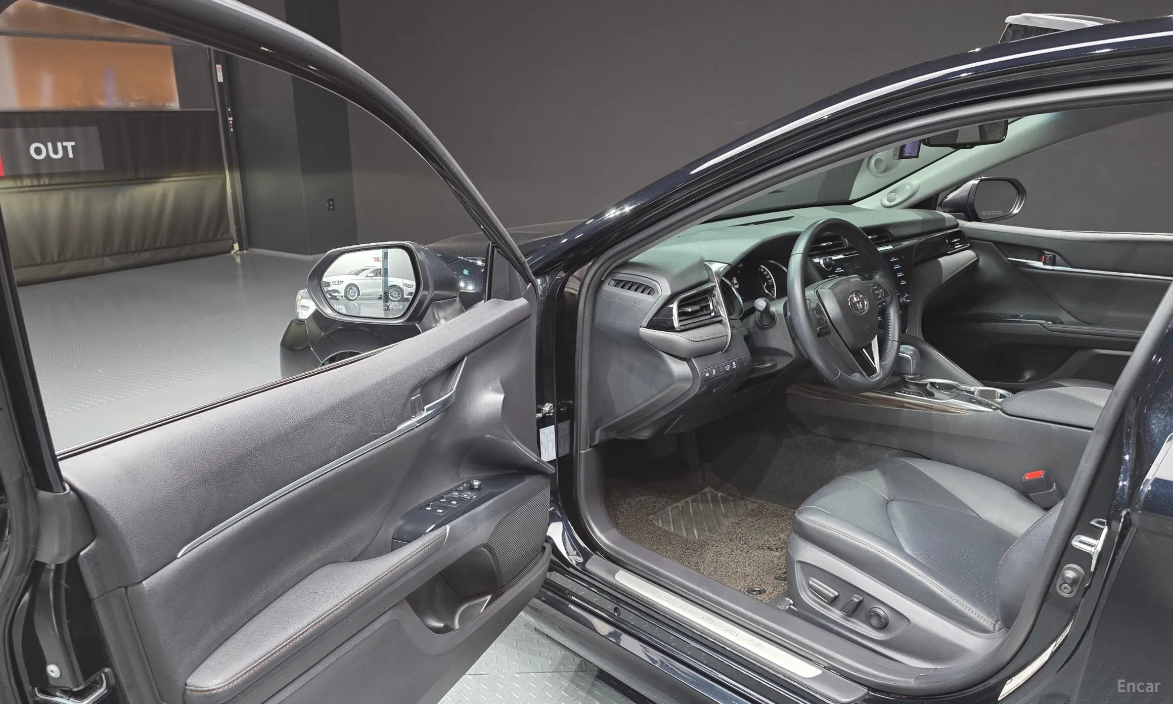 Toyota Camry (XV70) превью 10