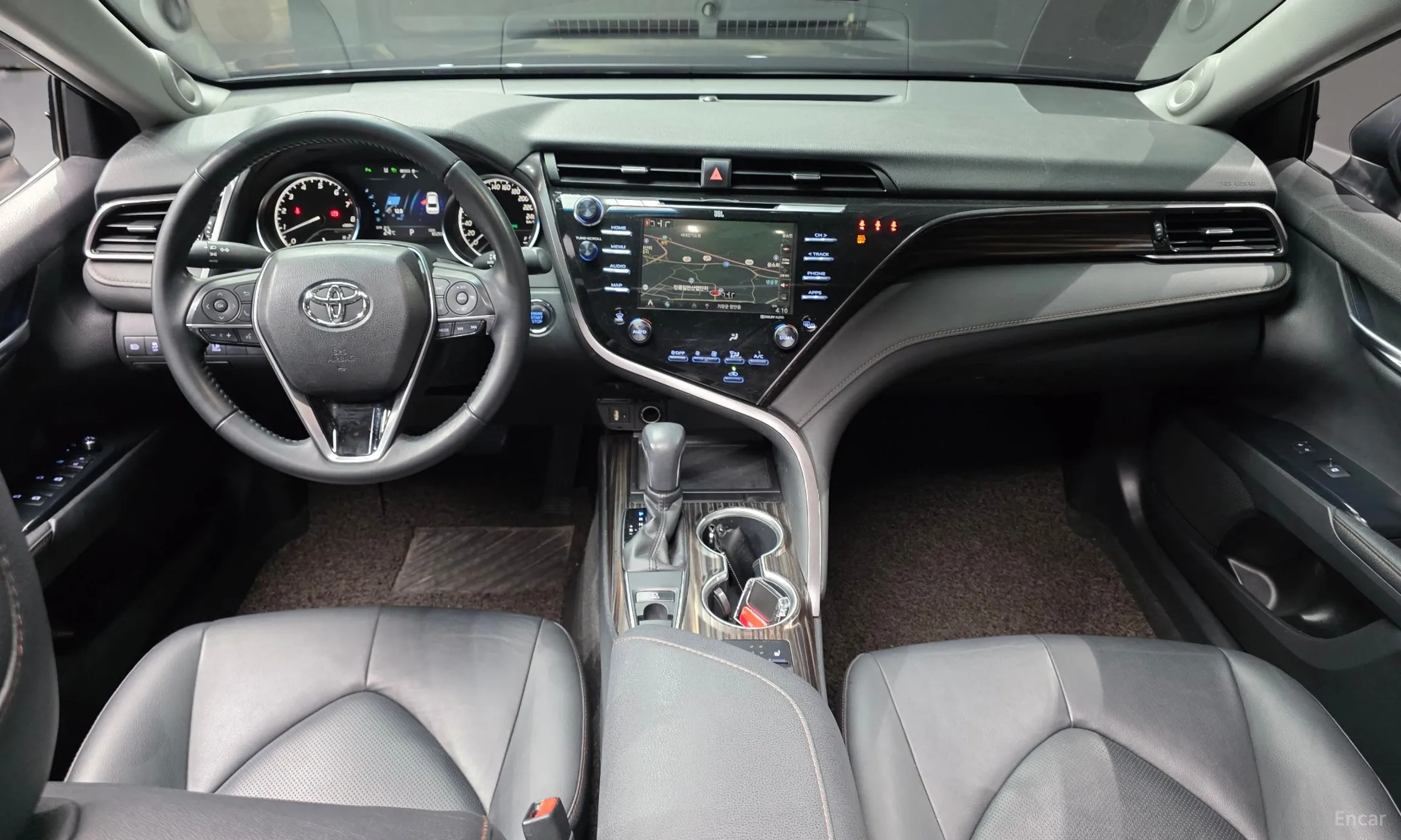 Toyota Camry (XV70) превью 7