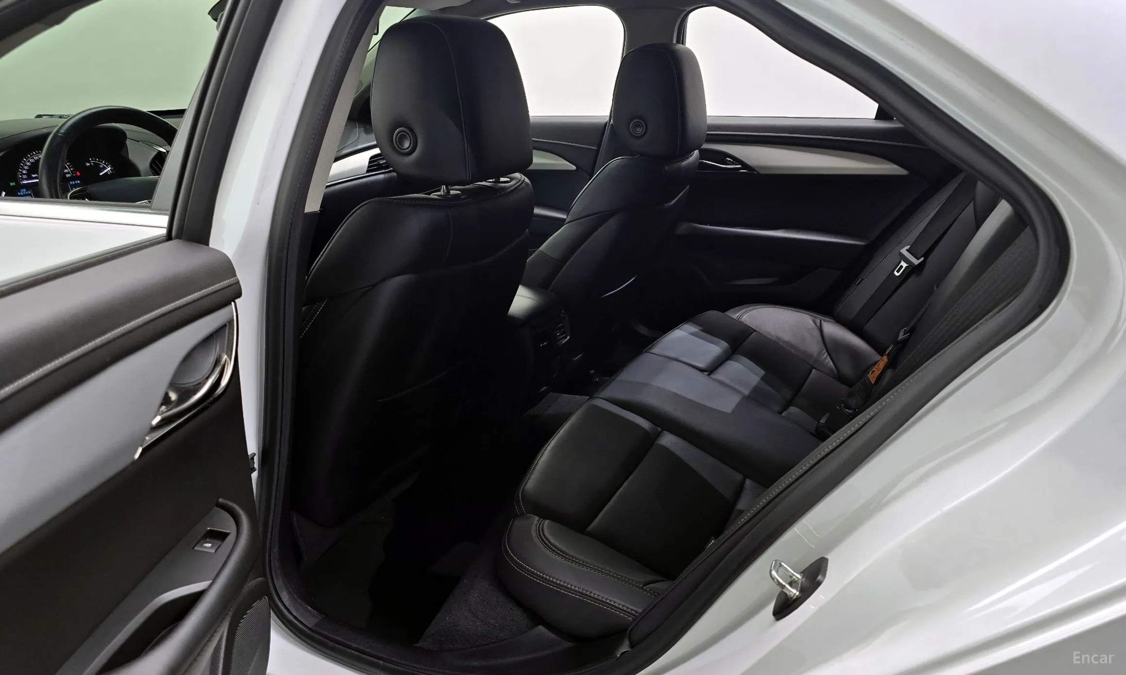Cadillac Ats превью 11