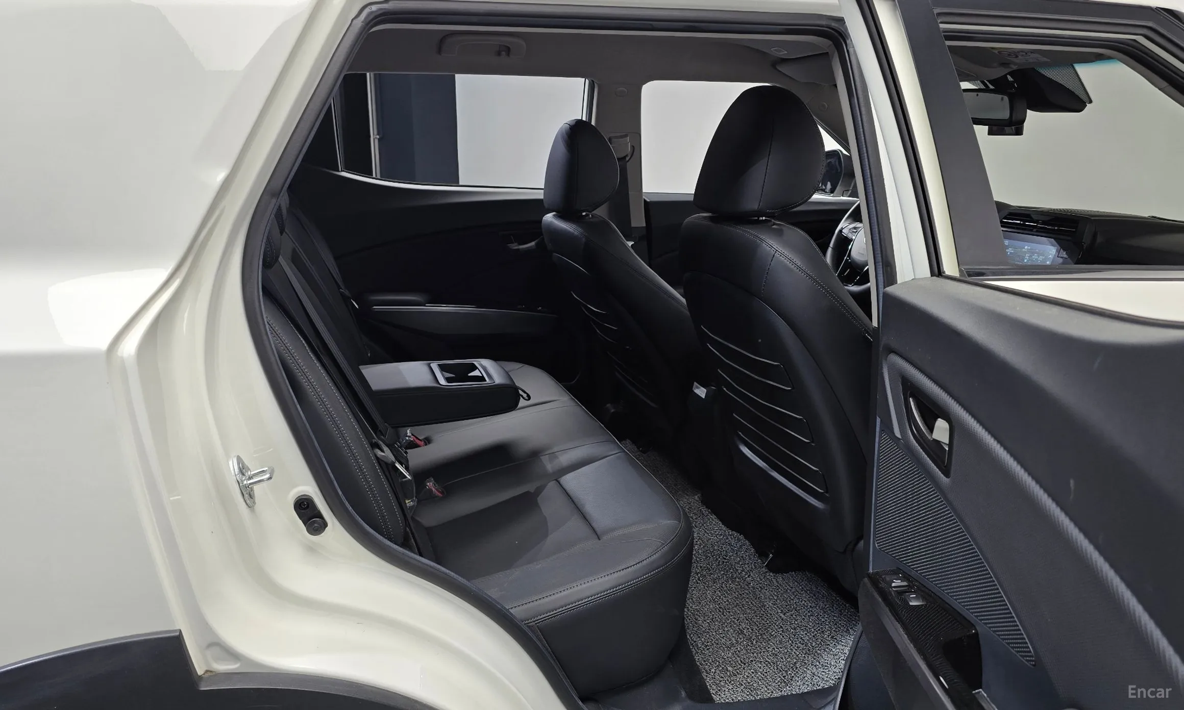 KG Mobility (SsangYong) Tivoli превью 11