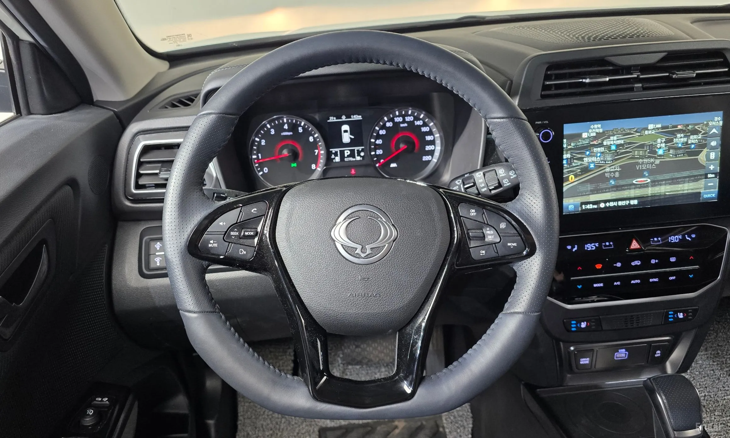 KG Mobility (SsangYong) Tivoli превью 12