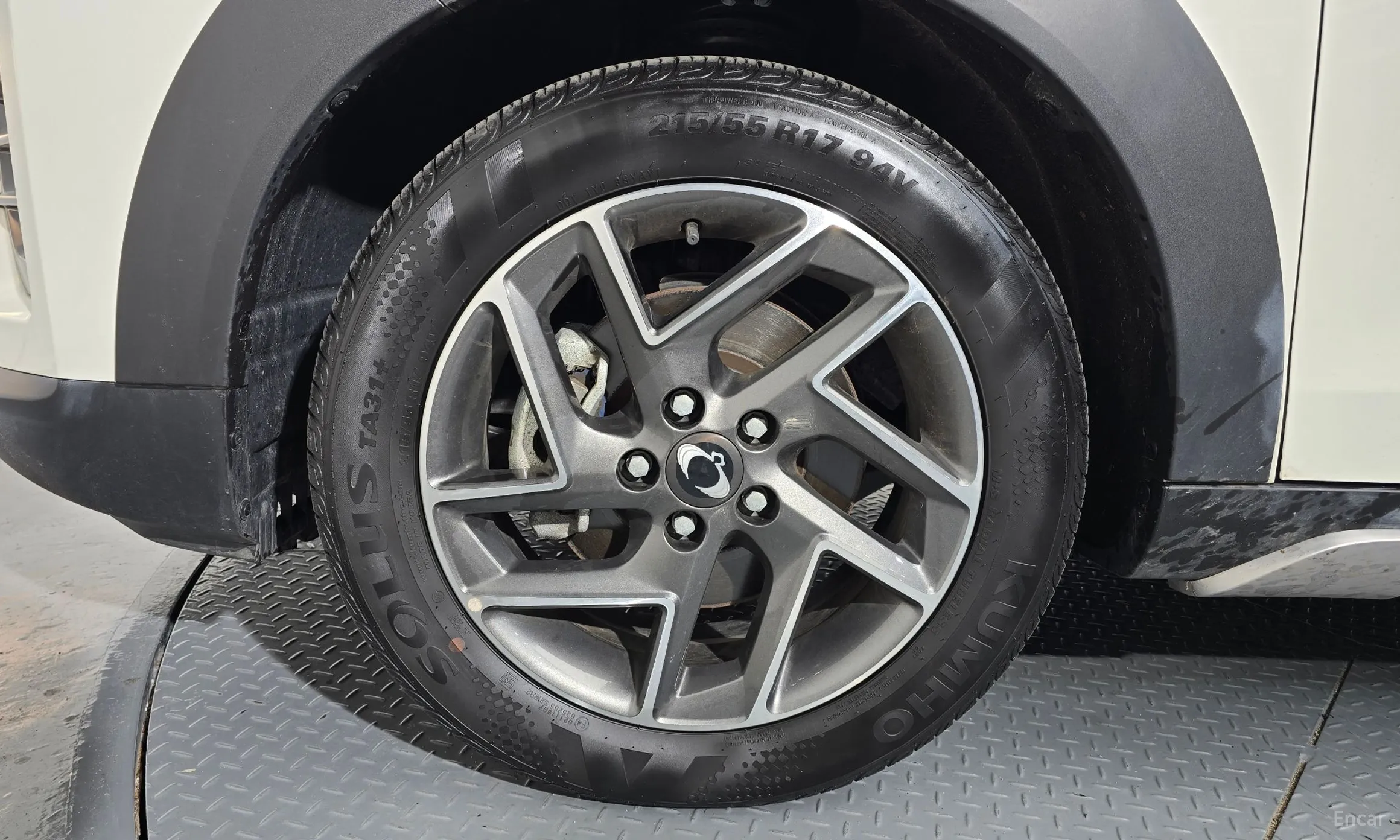 KG Mobility (SsangYong) Tivoli превью 5