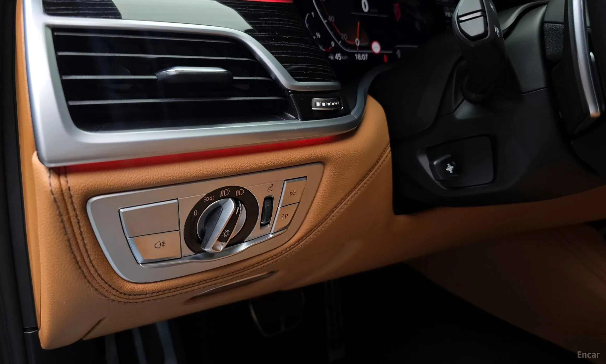 BMW 7 Series (G11) превью 18