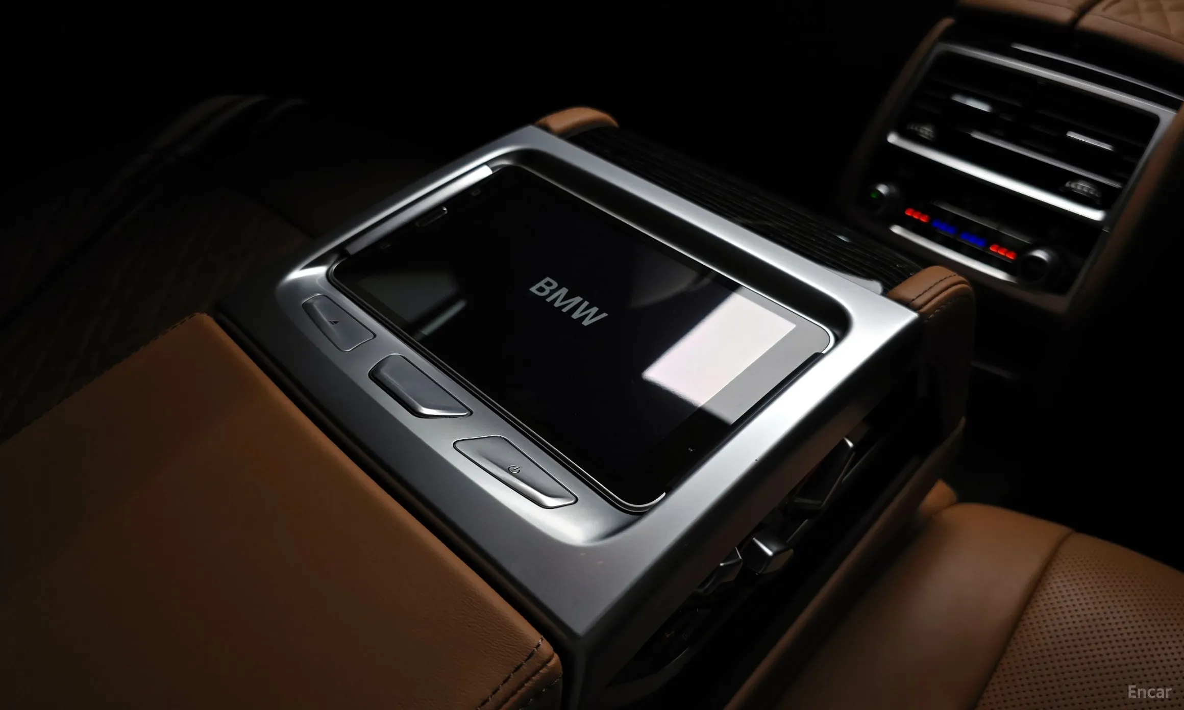 BMW 7 Series (G11) превью 19