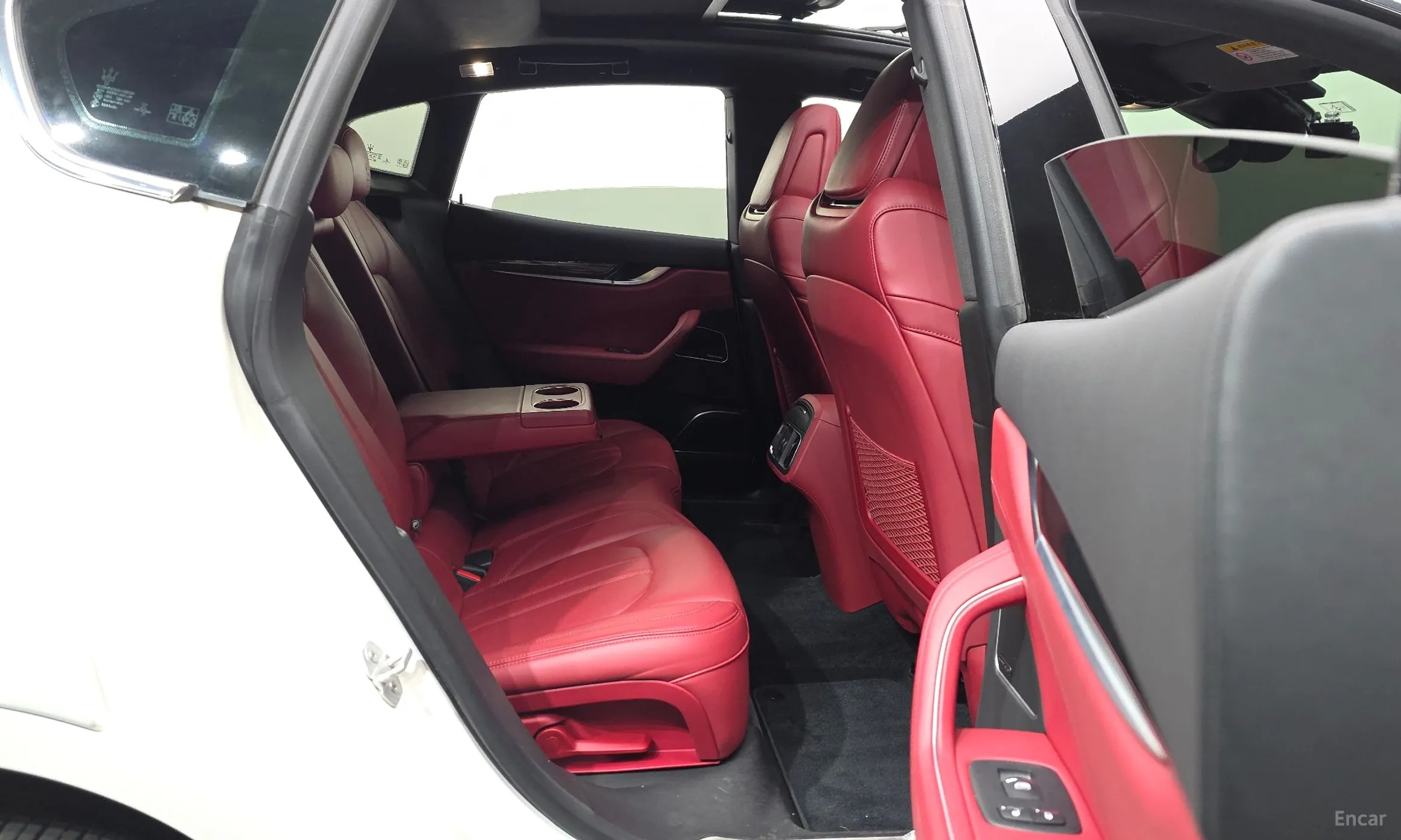 Maserati Levante превью 12