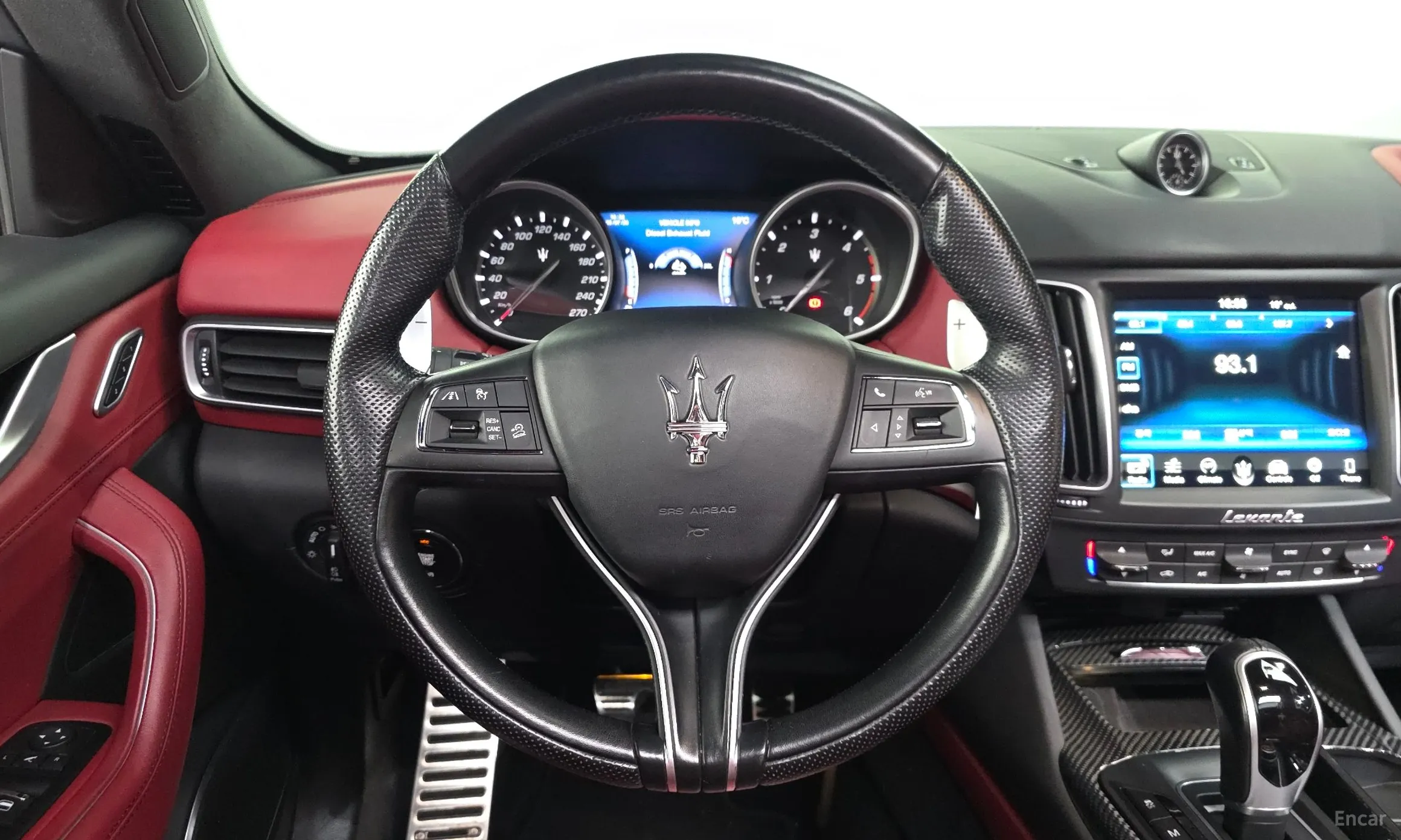 Maserati Levante превью 13