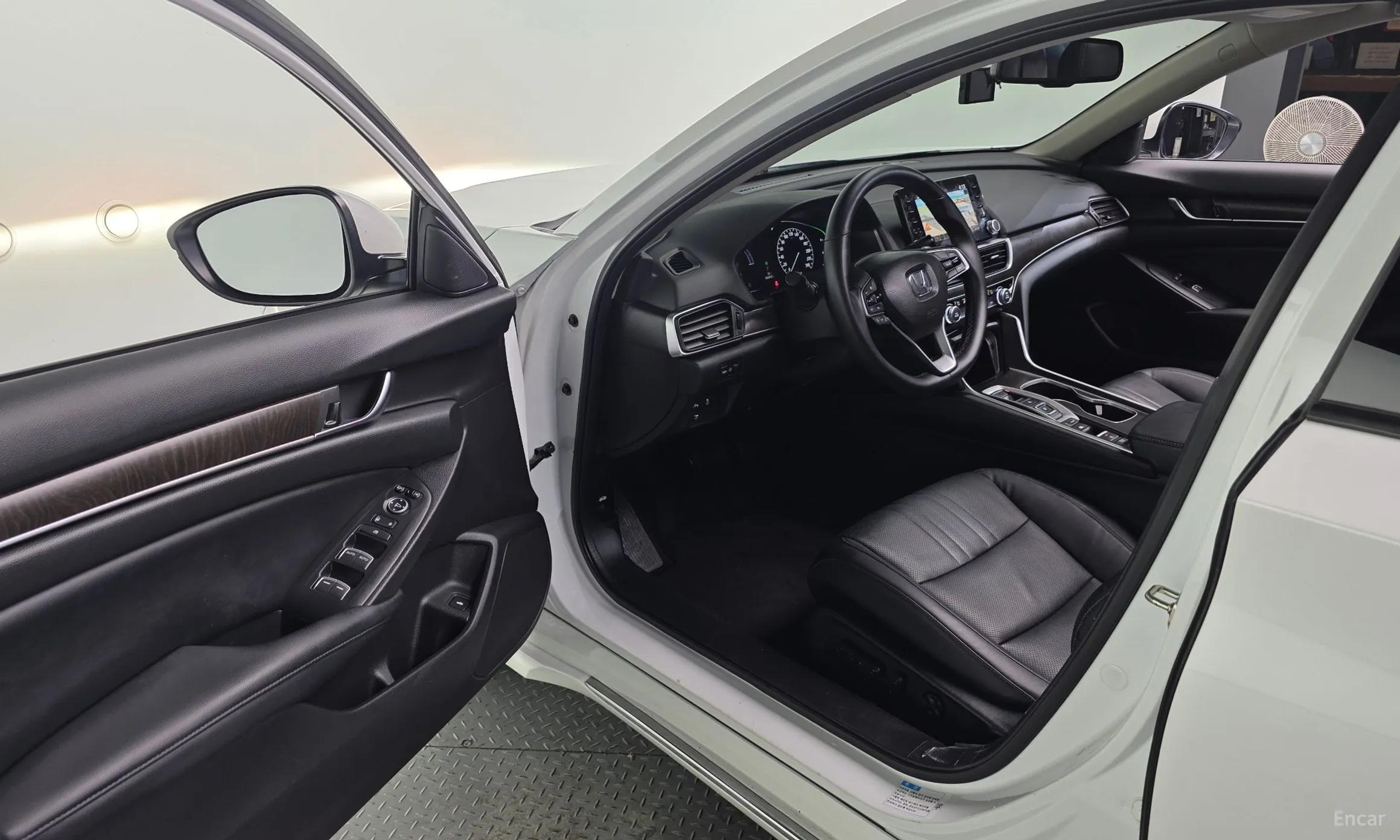 Honda Accord 10th Generation превью 10