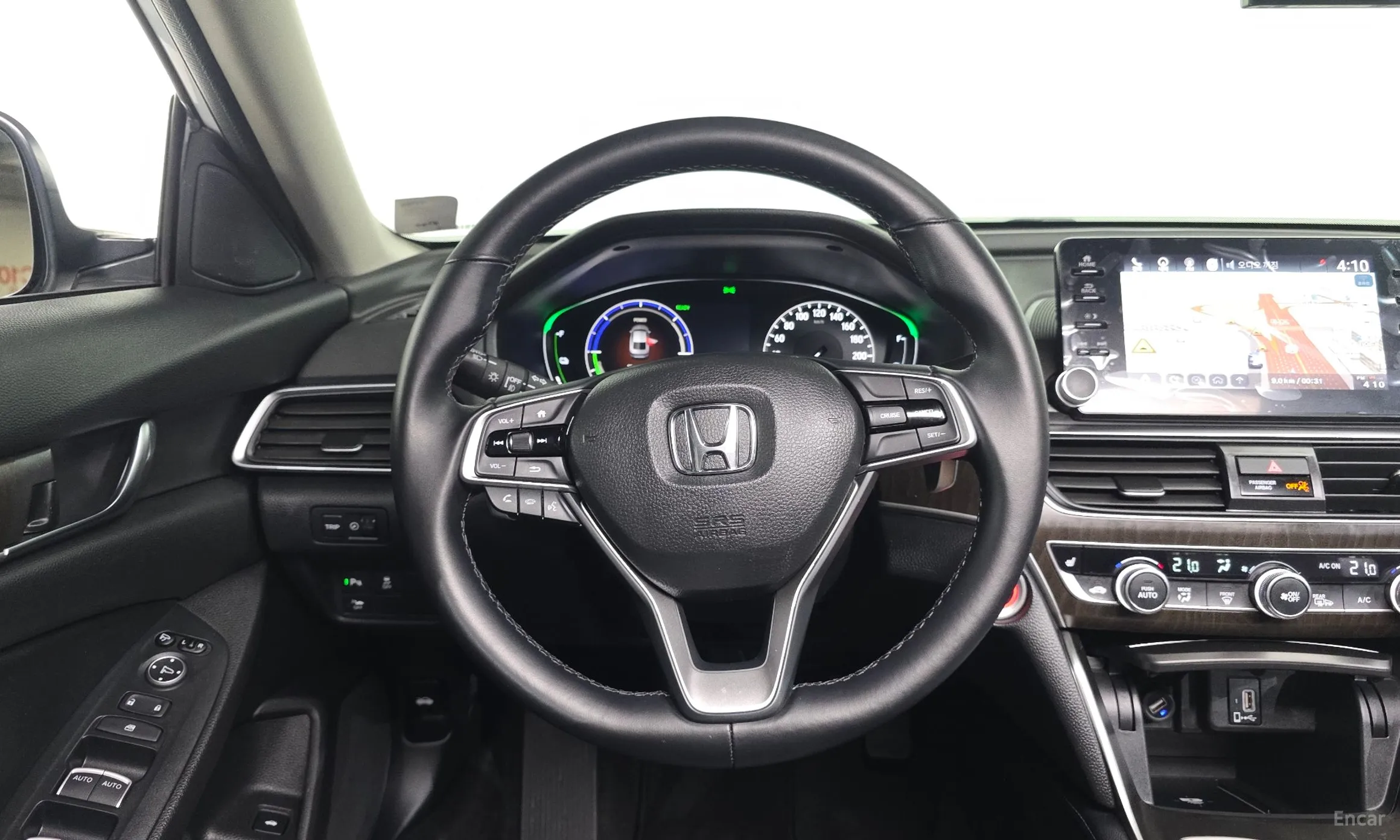Honda Accord 10th Generation превью 12