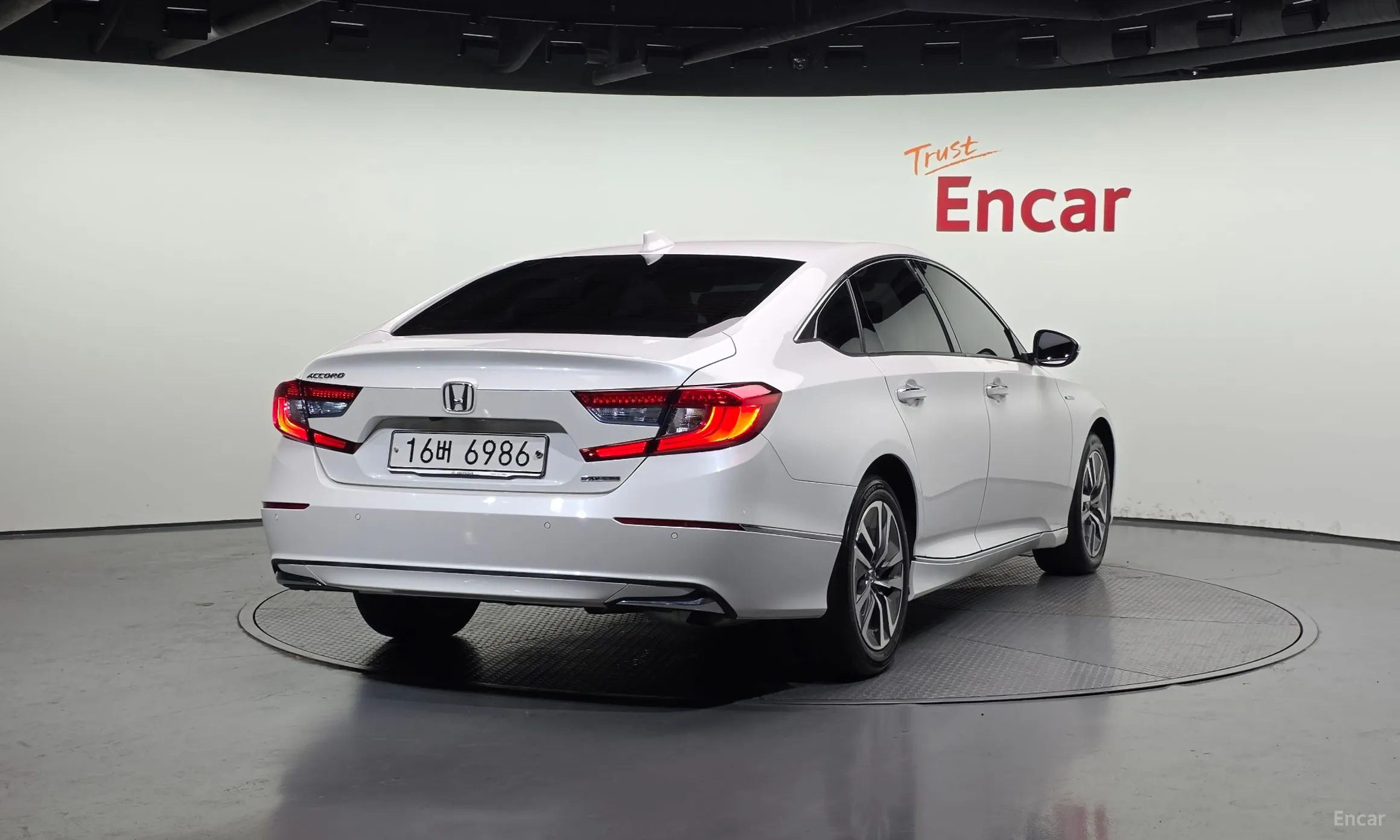 Honda Accord 10th Generation превью 2