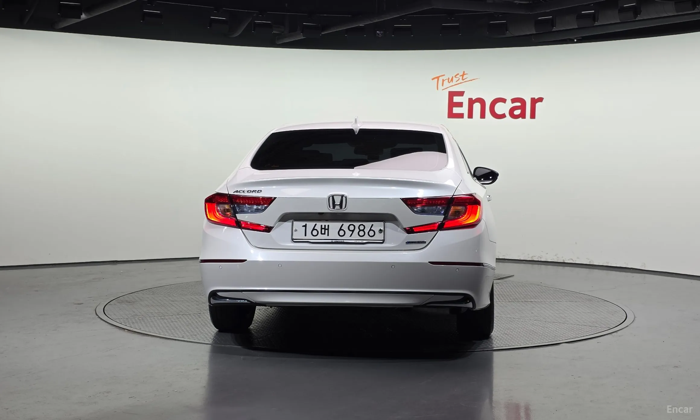 Honda Accord 10th Generation превью 4