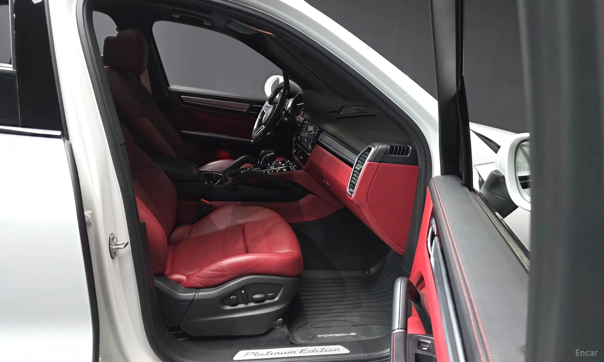 Porsche Cayenne (PO536) превью 11