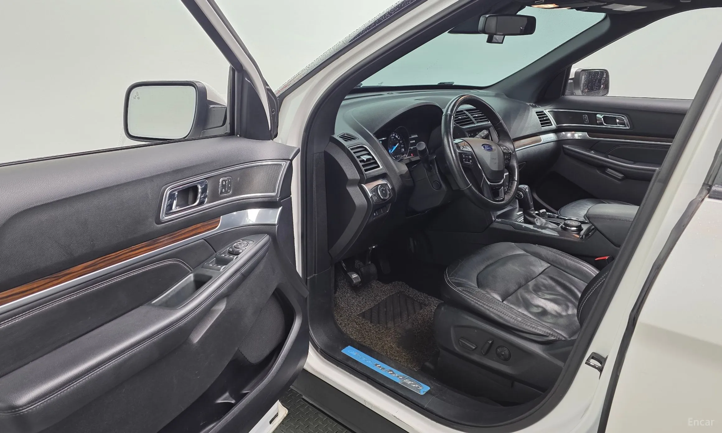 Ford Explorer превью 10