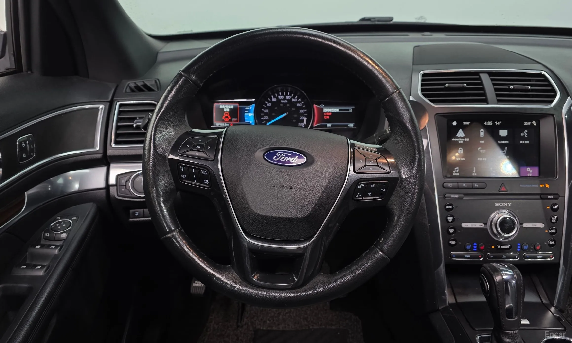 Ford Explorer превью 13