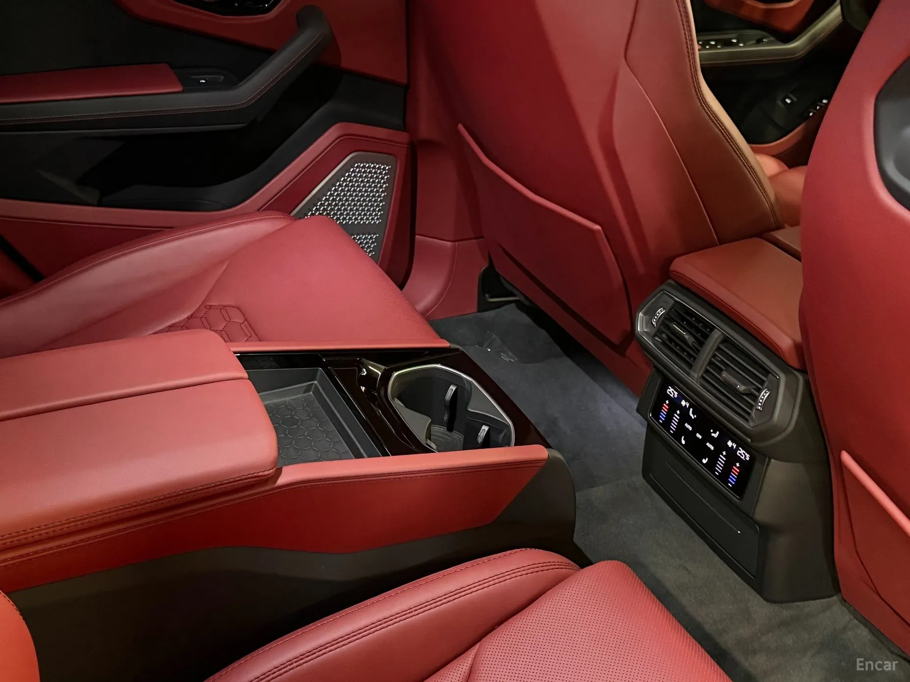 Lamborghini Urus превью 10