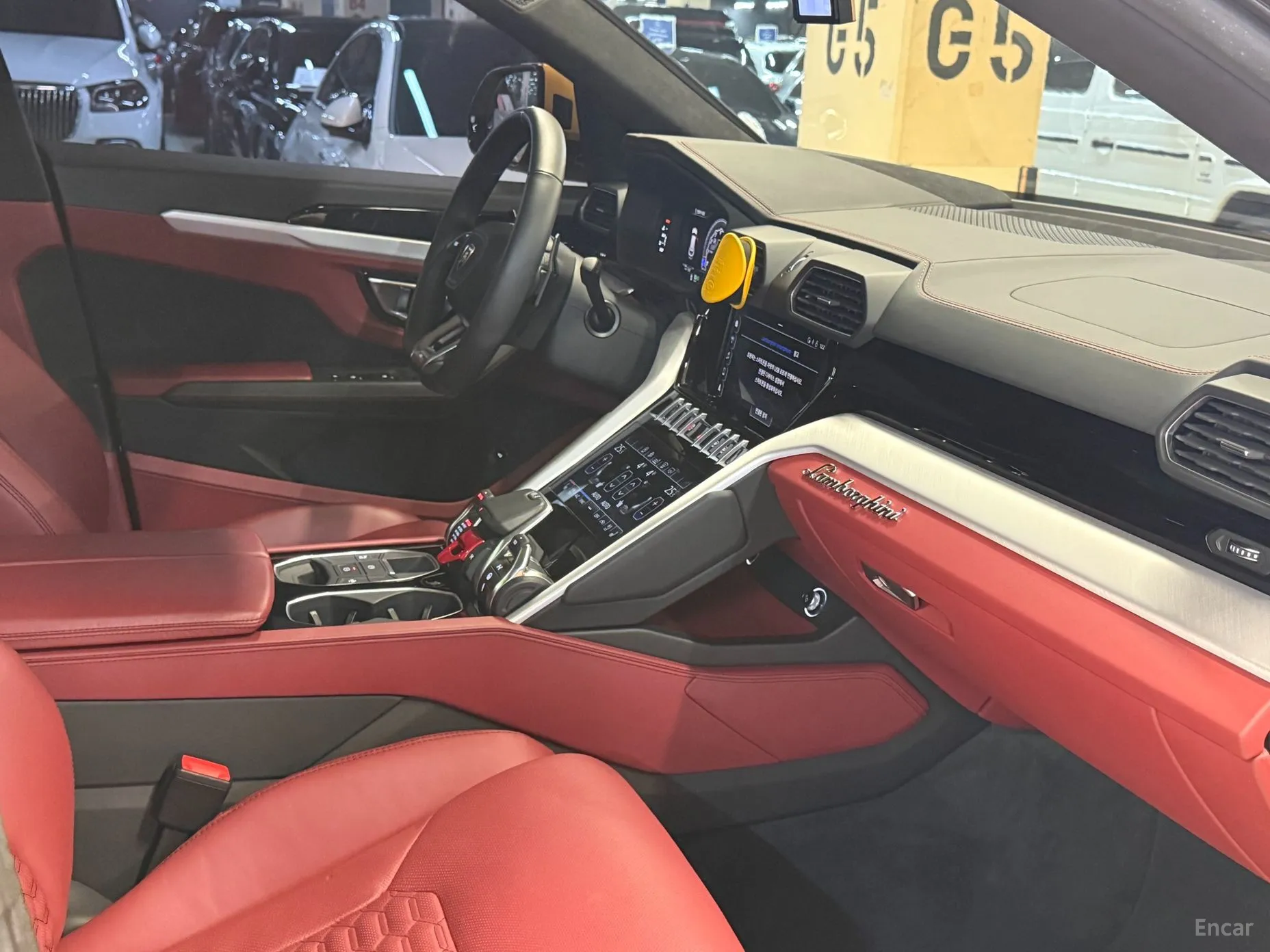 Lamborghini Urus превью 13