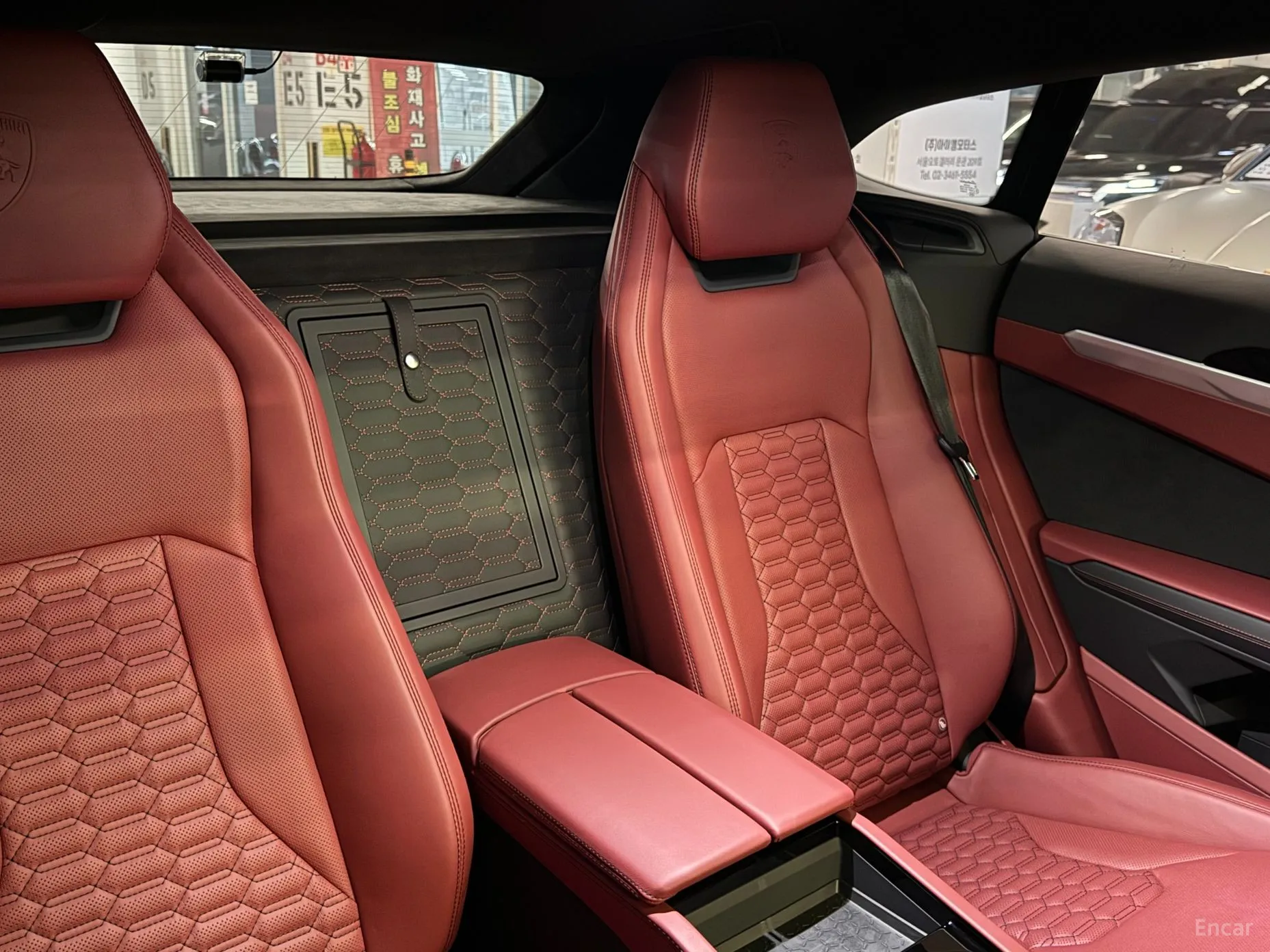 Lamborghini Urus превью 17
