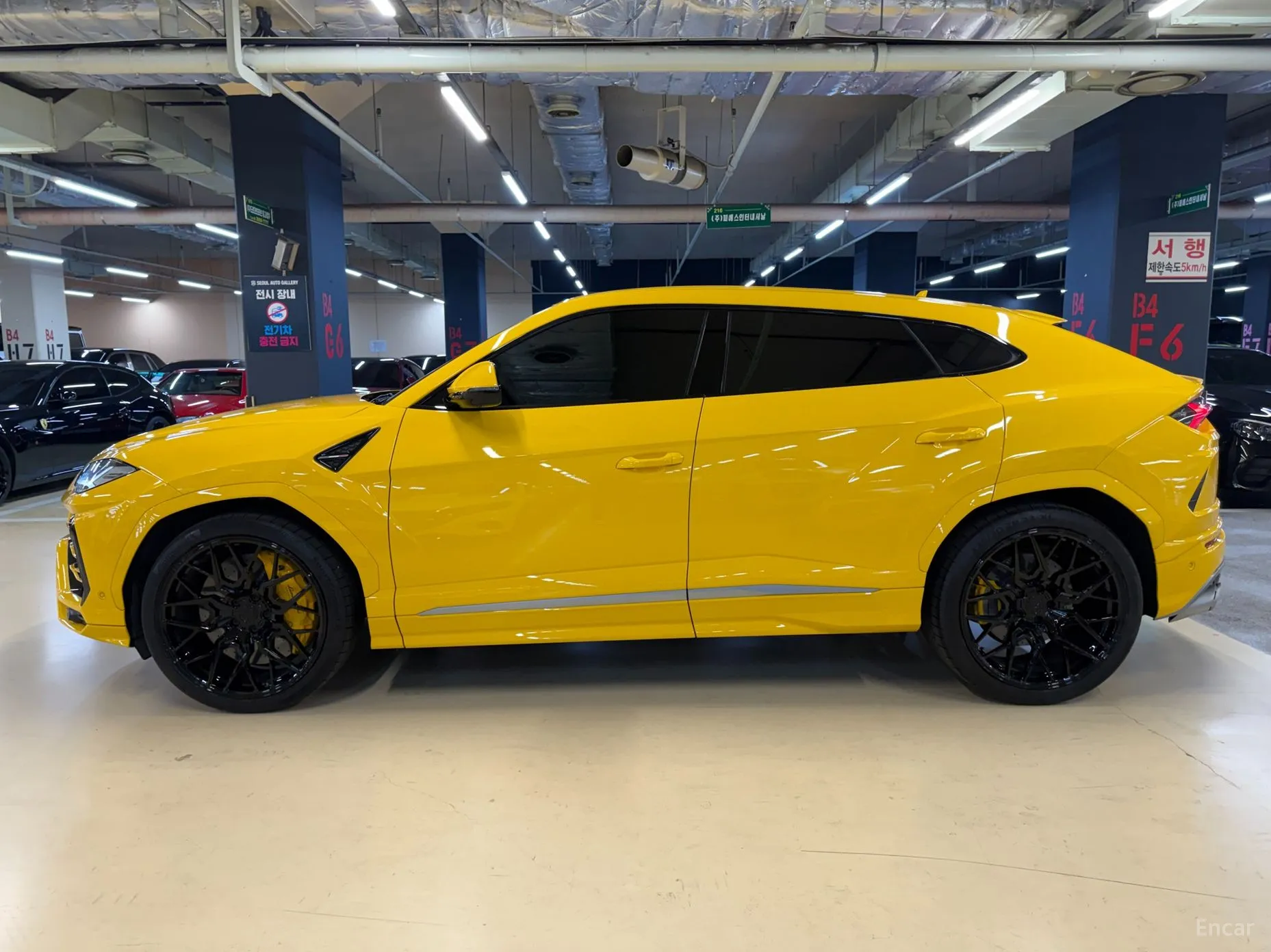 Lamborghini Urus превью 3