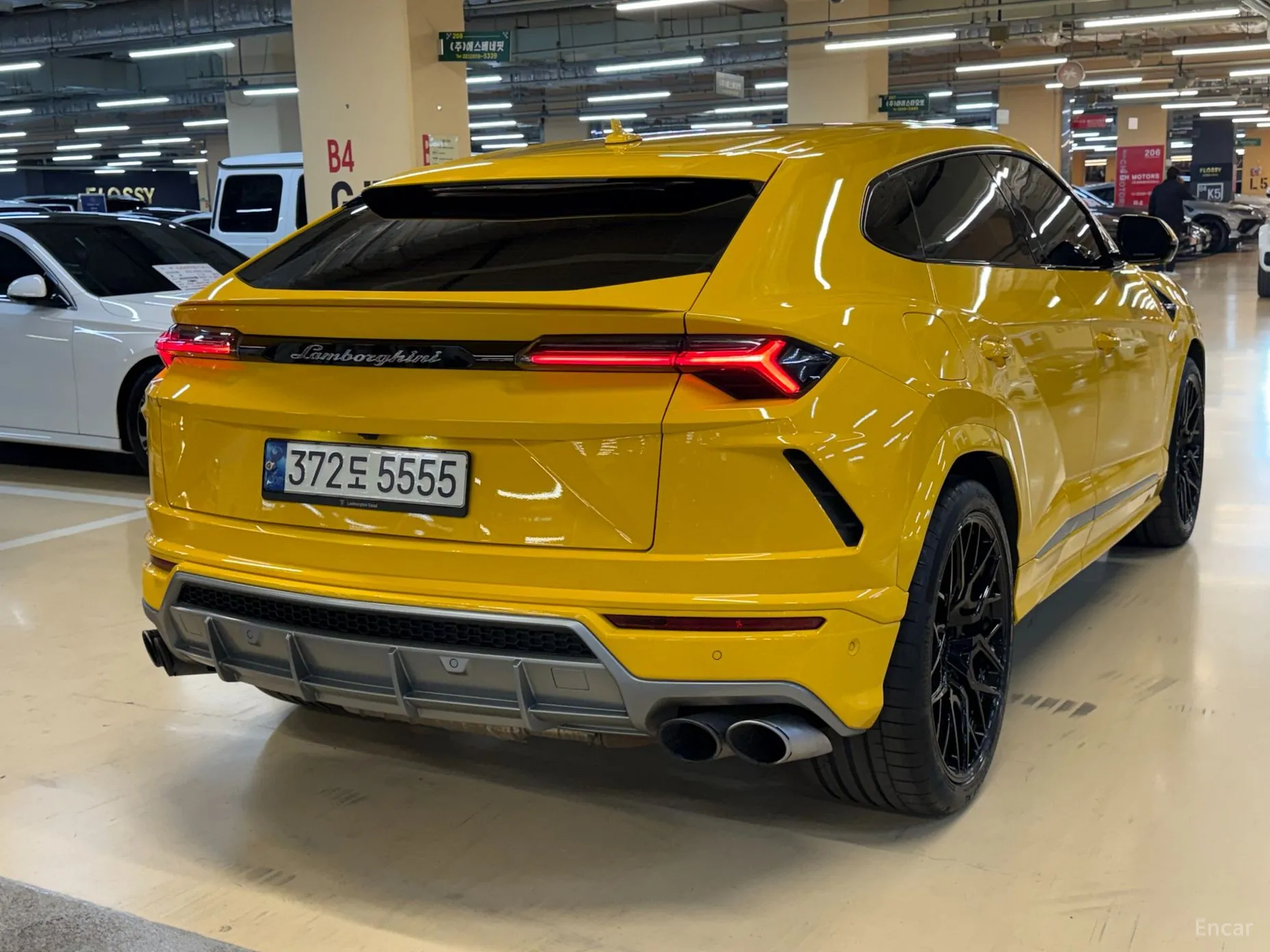 Lamborghini Urus превью 4