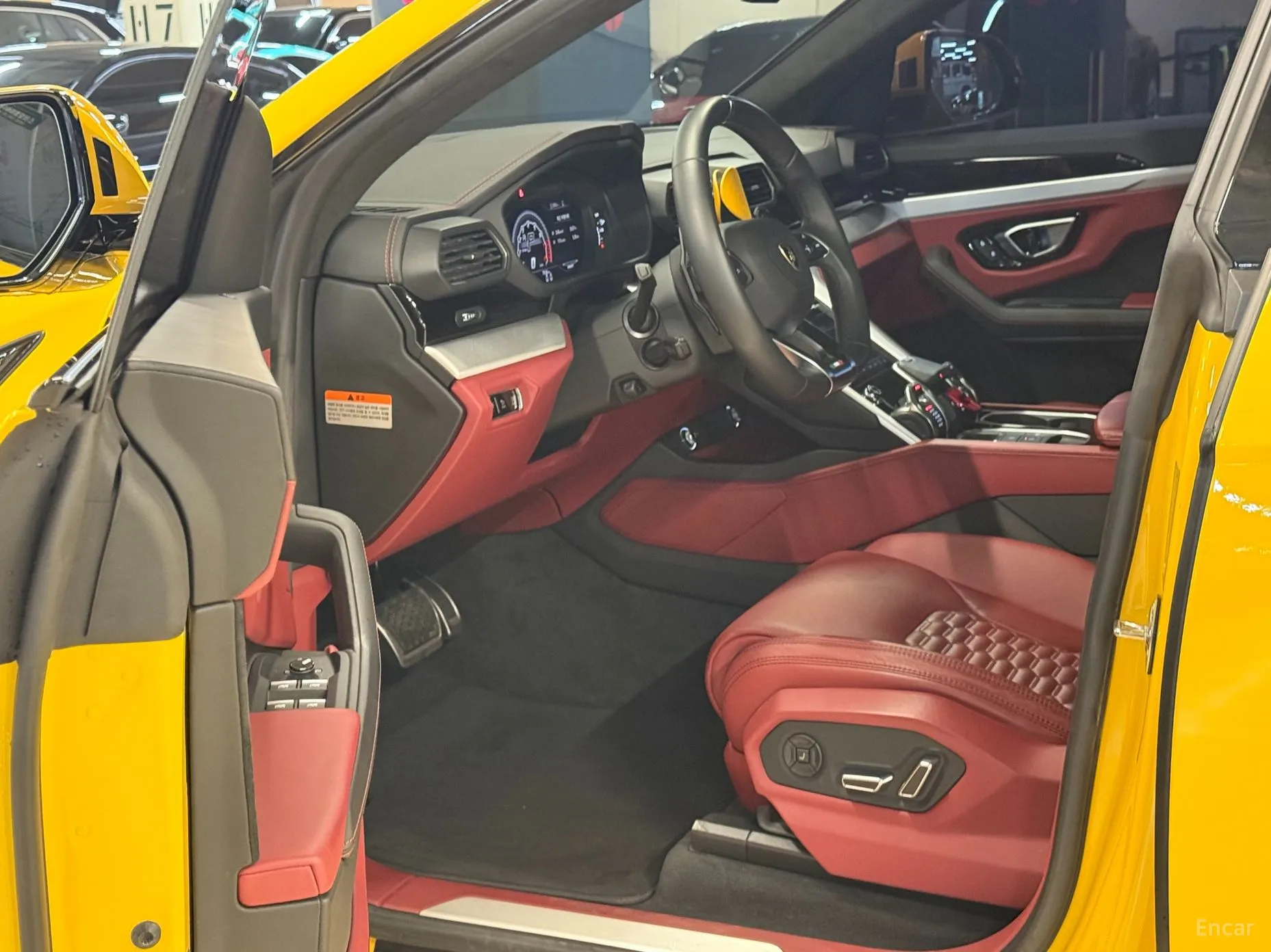 Lamborghini Urus превью 9