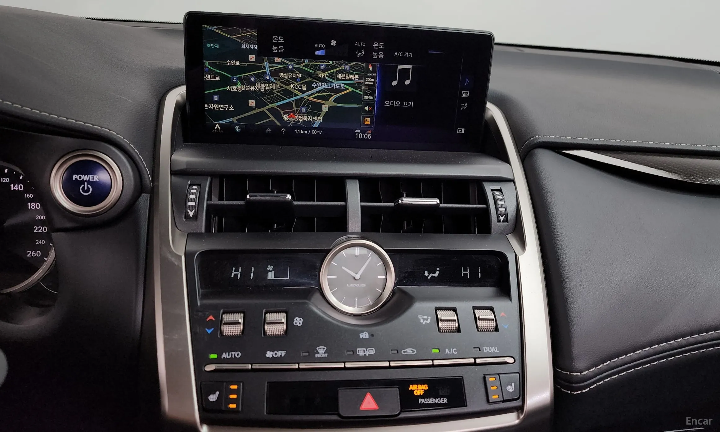Lexus NX300h превью 12