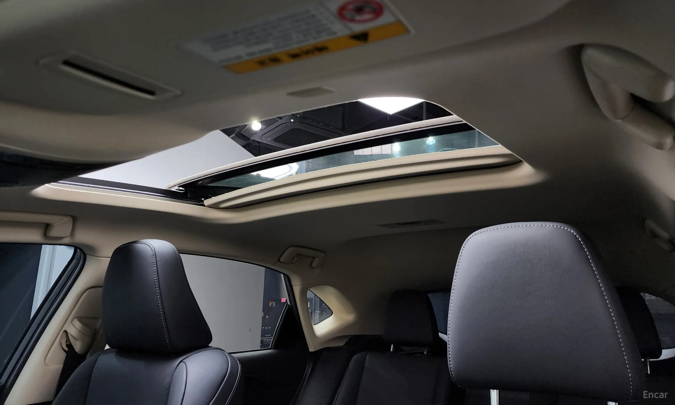 Lexus NX300h превью 15