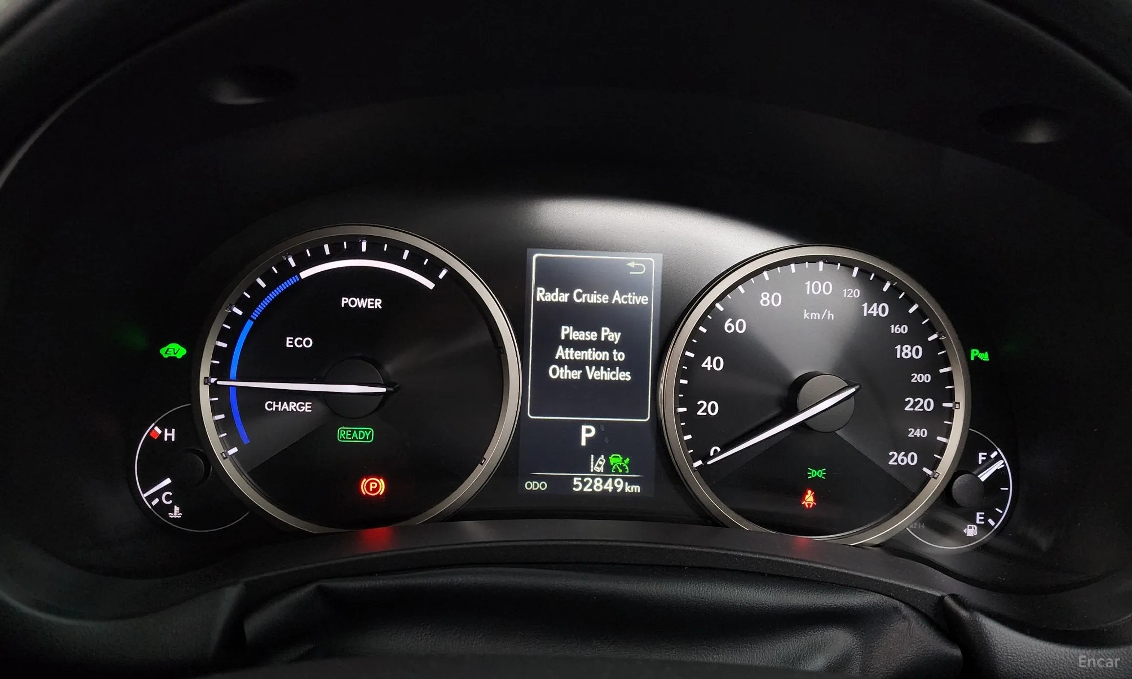 Lexus NX300h превью 8