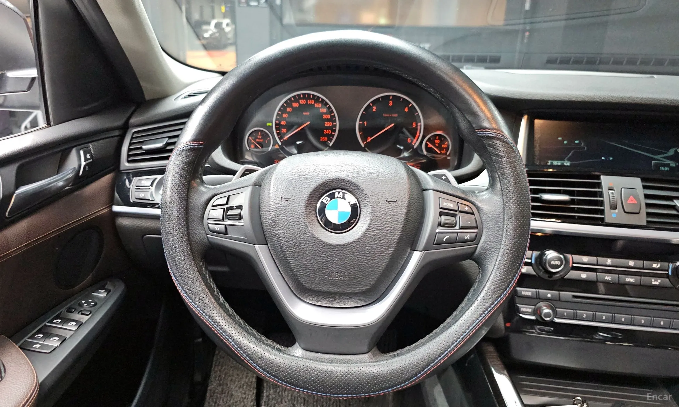 BMW X4 (F26) превью 13