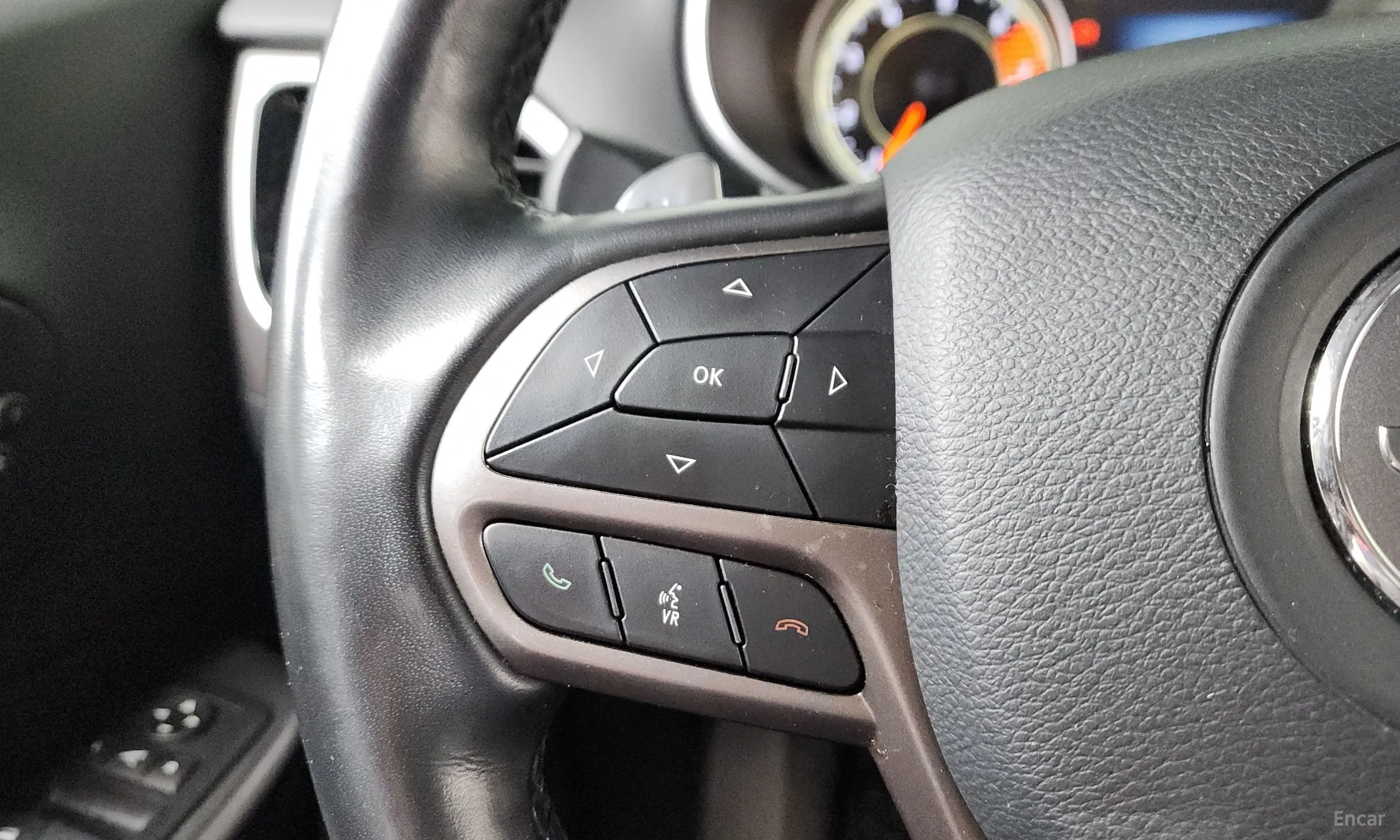 Jeep Cherokee (KL) превью 15