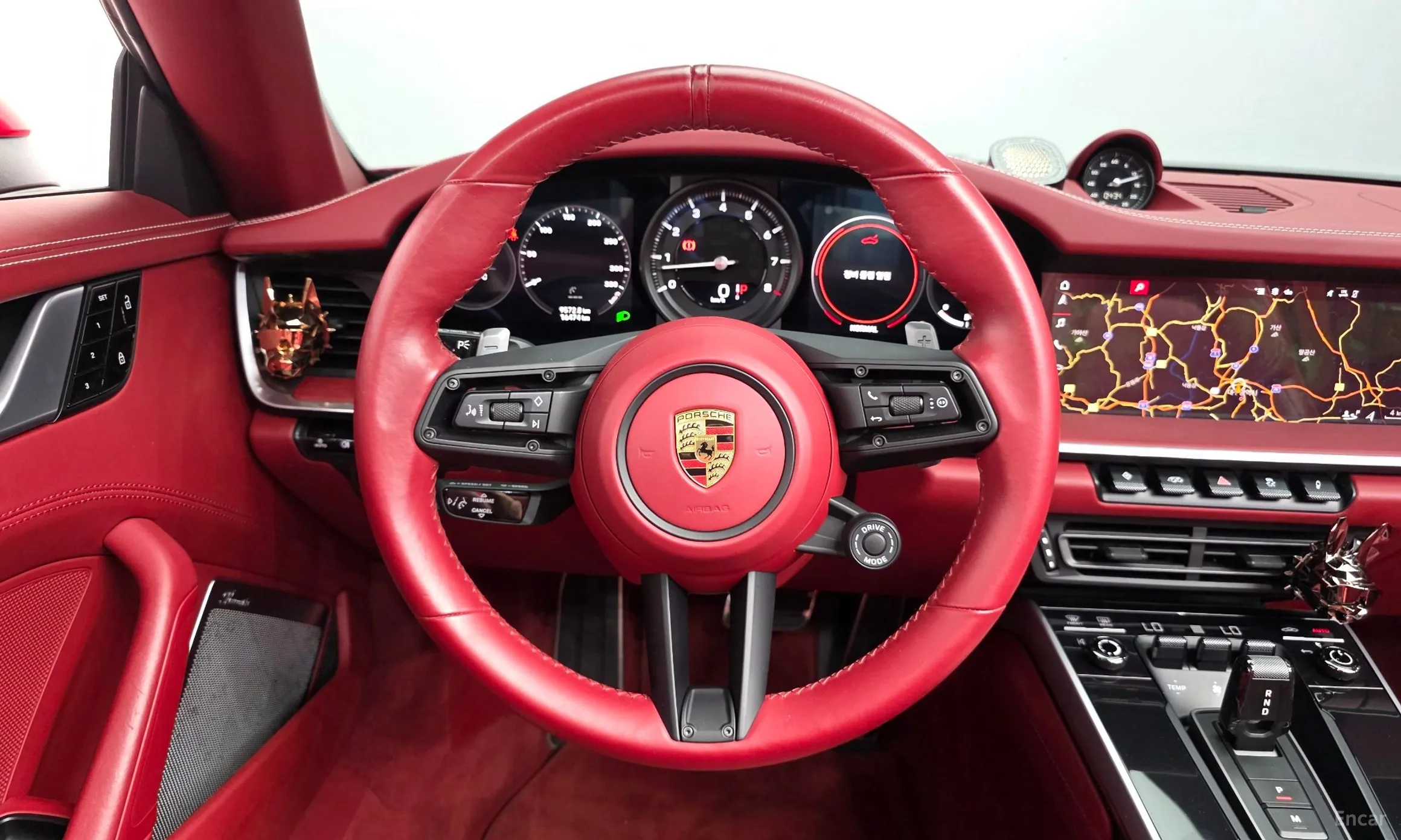 Porsche 911 (992) превью 12