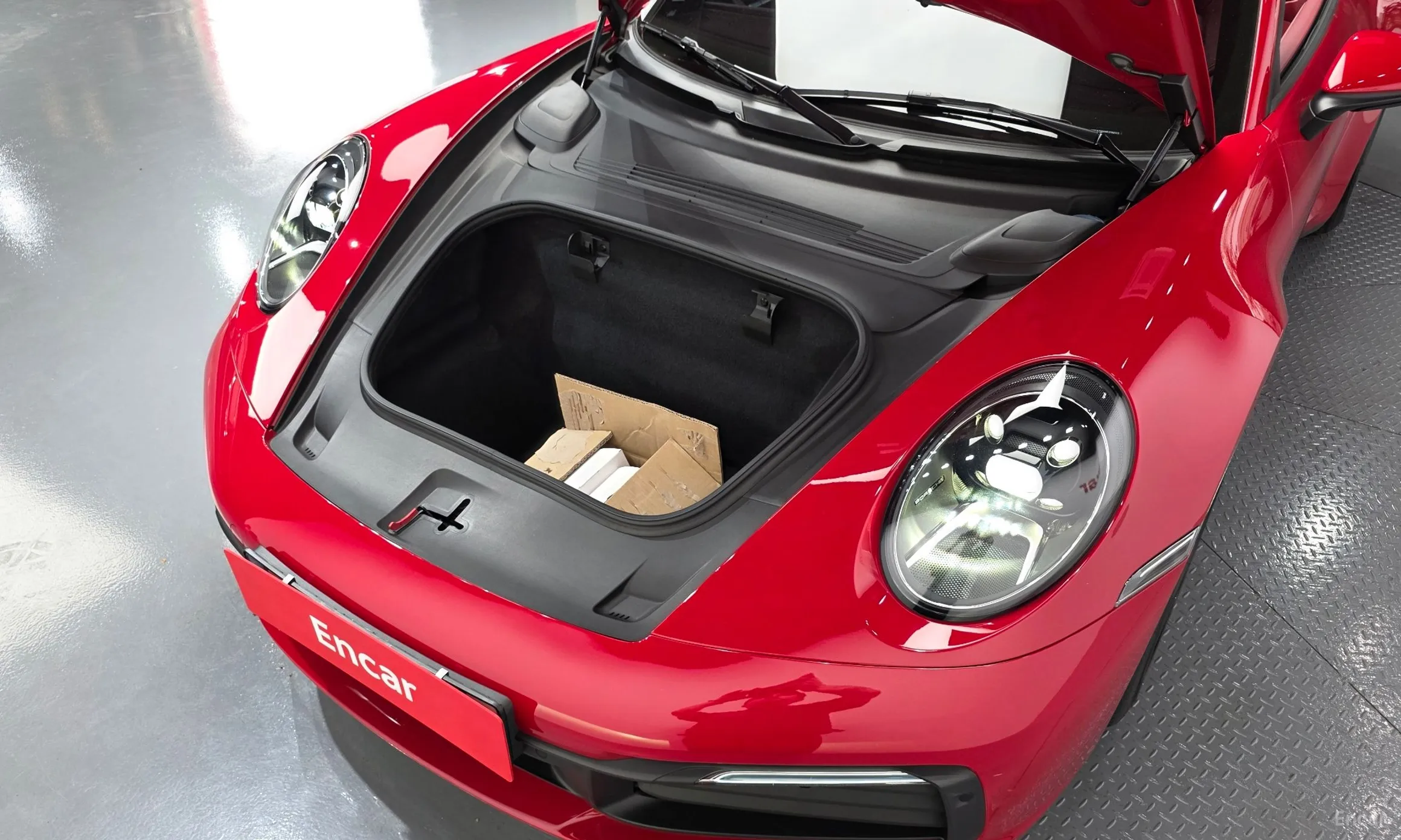 Porsche 911 (992) превью 6