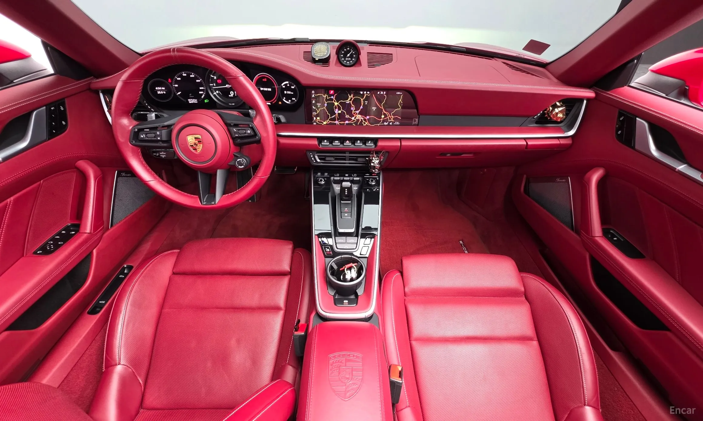Porsche 911 (992) превью 7