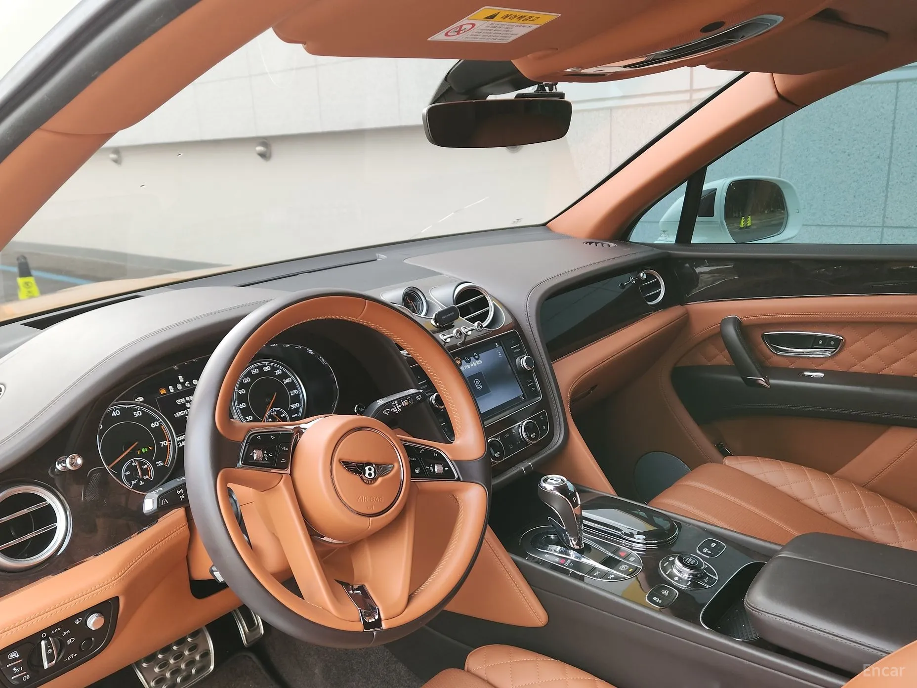 Bentley Bentayga превью 15