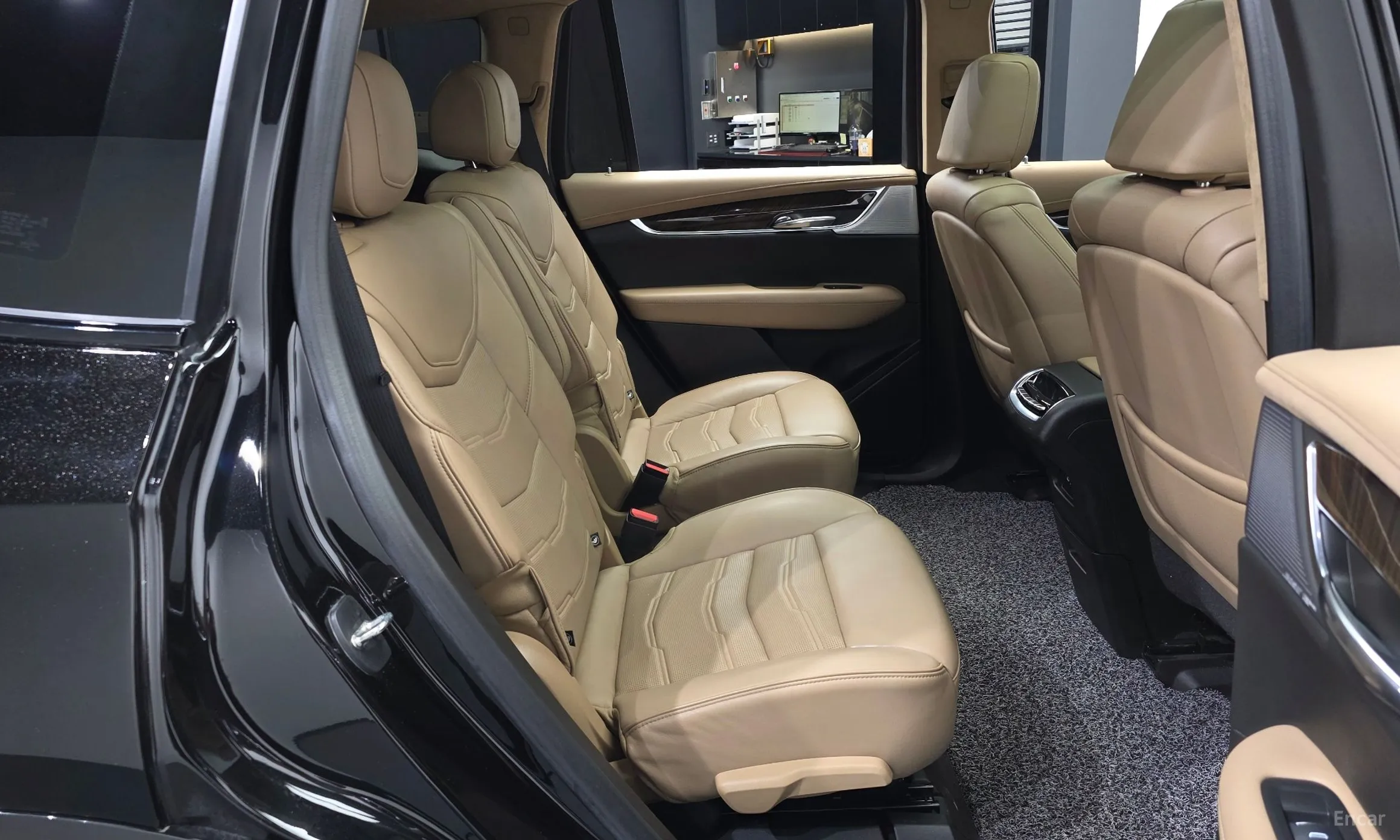 Cadillac XT6 превью 12