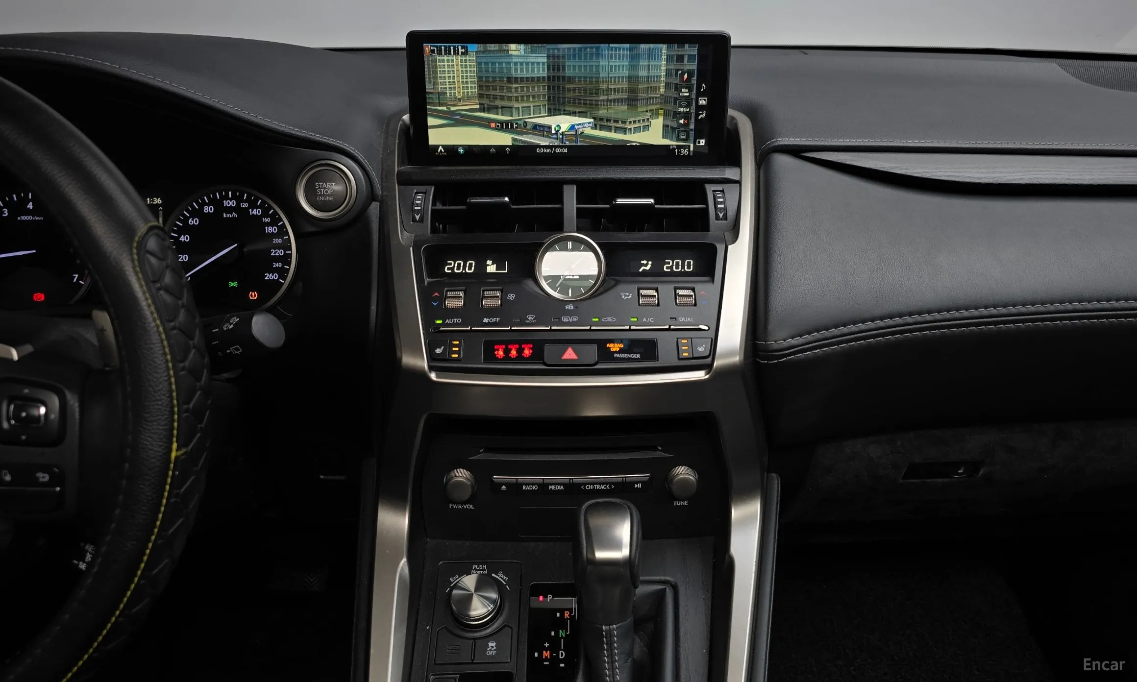 Lexus NX300 превью 14